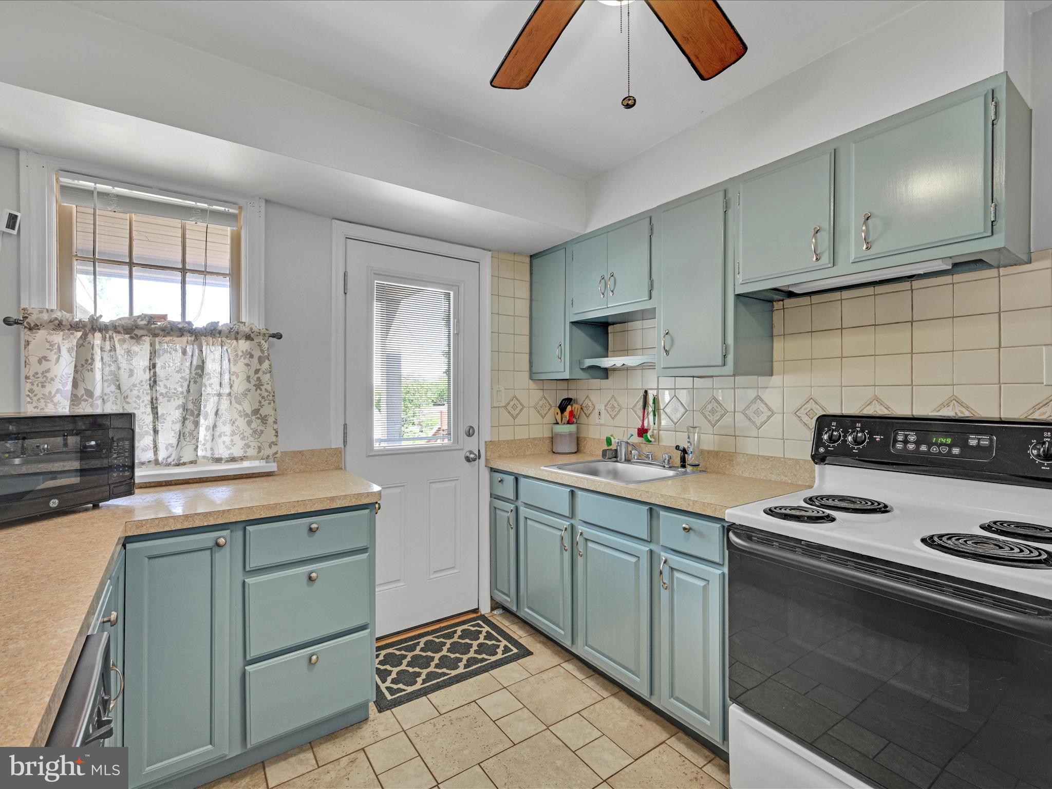 OAK HILLS - Residential