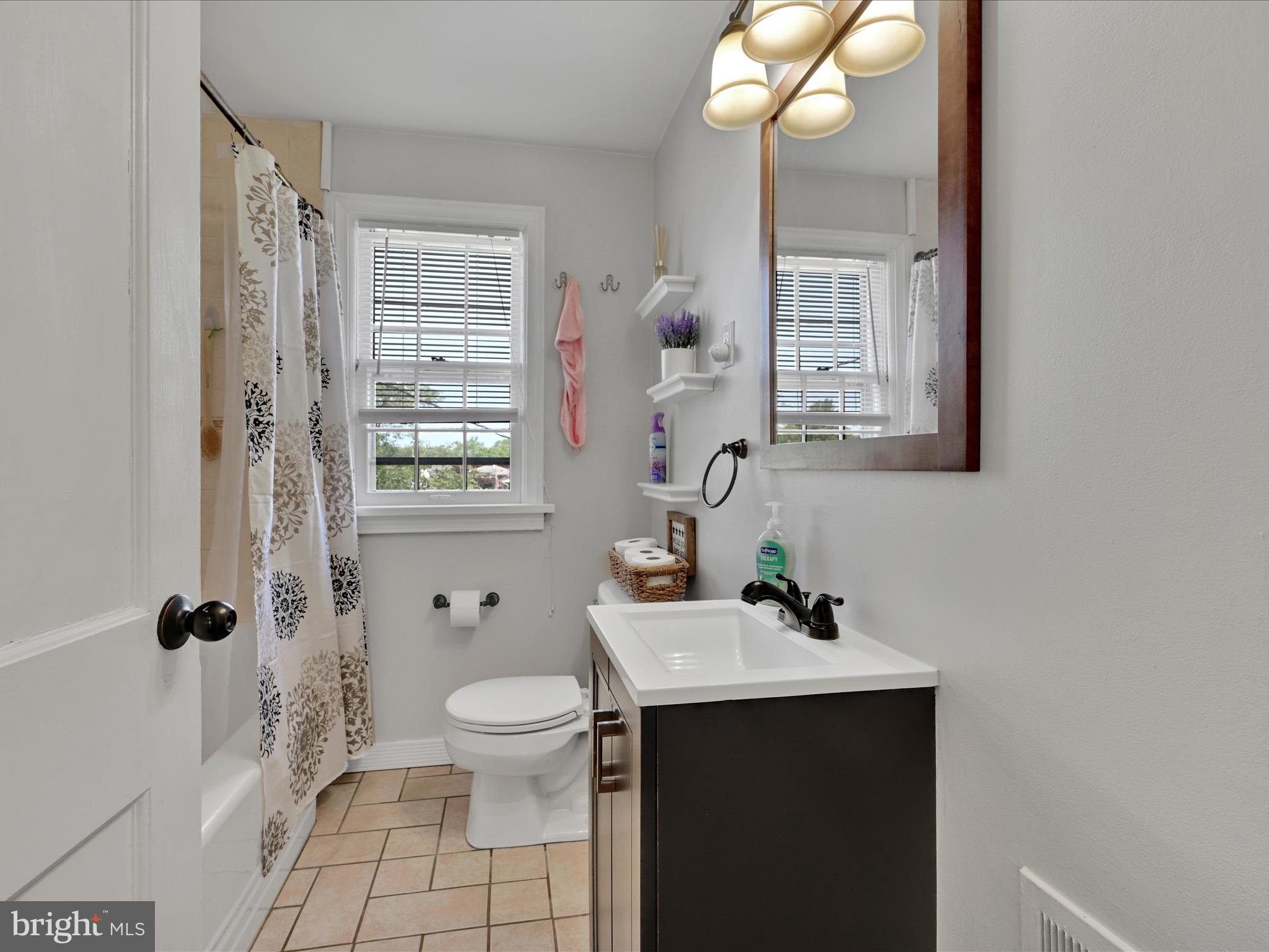 OAK HILLS - Residential
