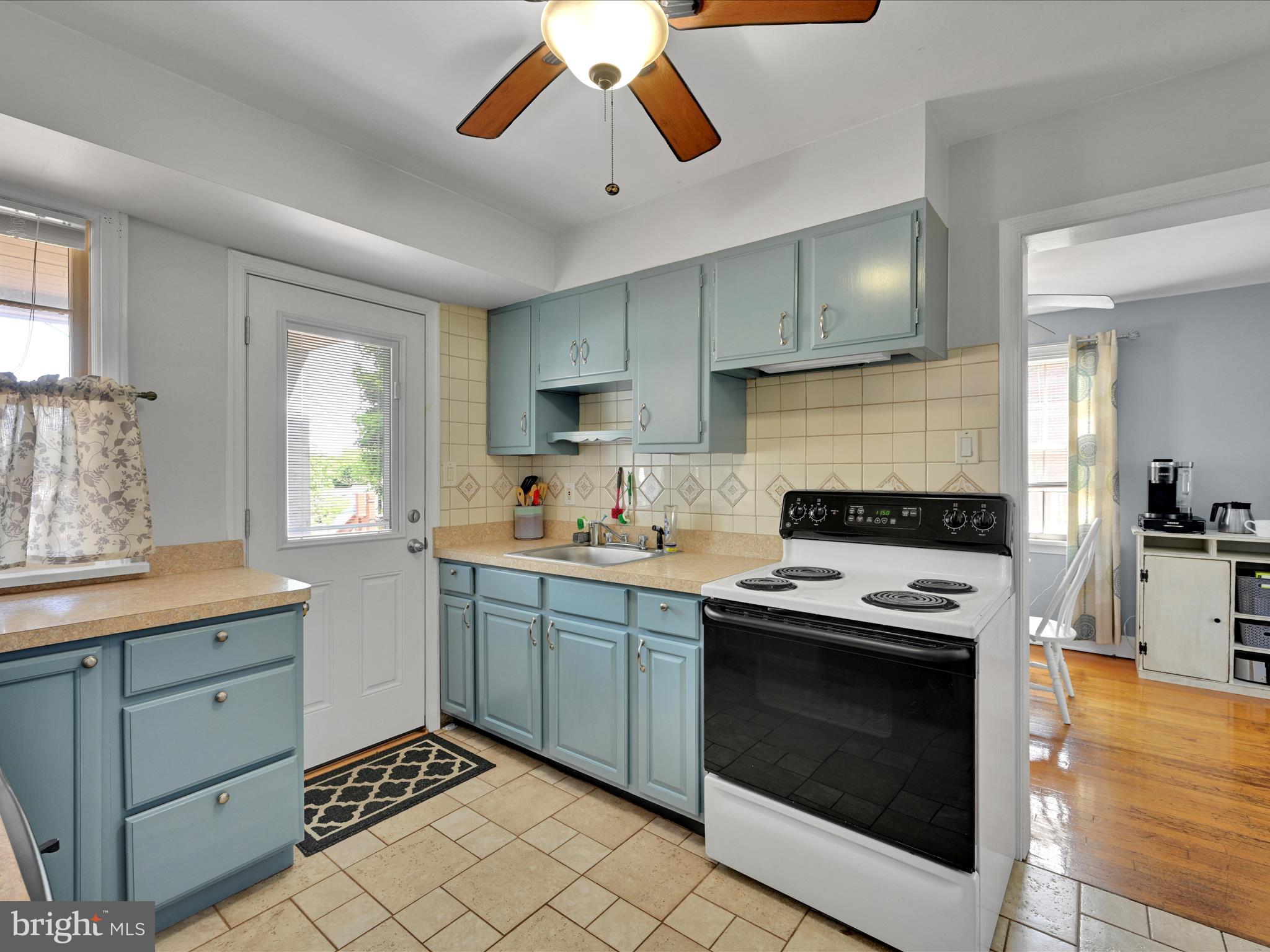 OAK HILLS - Residential