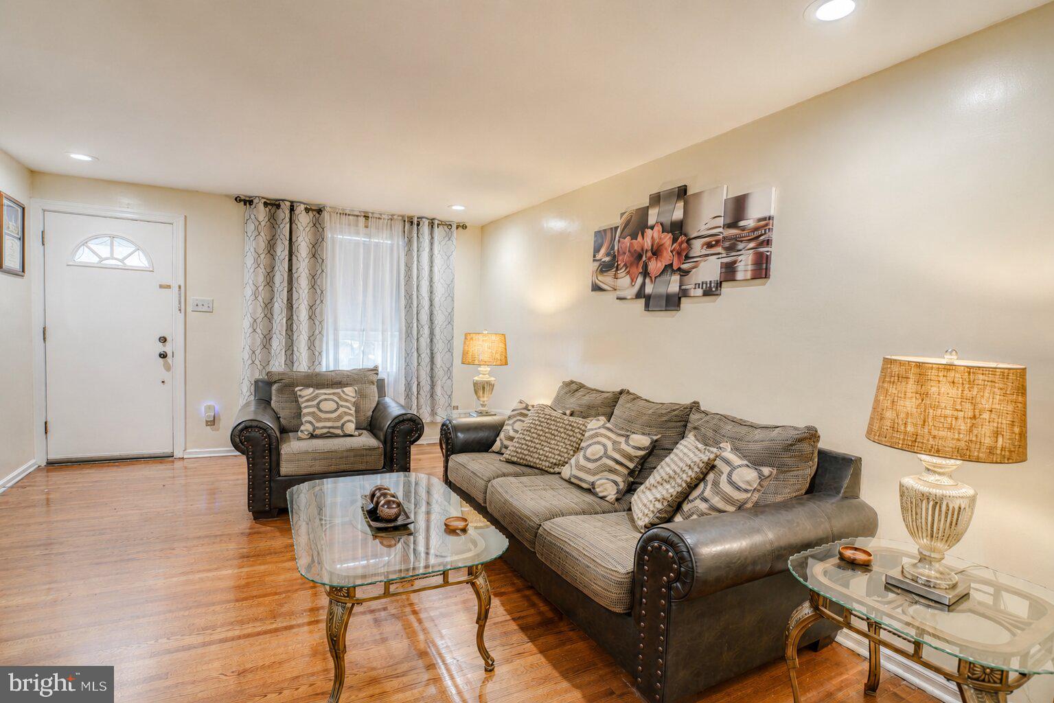MAYFAIR - Residential