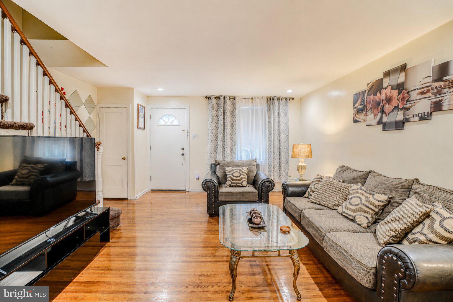 MAYFAIR - Residential
