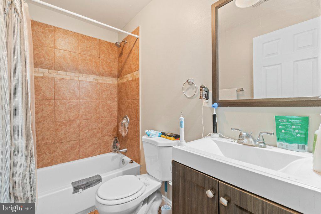 CHARLES VILLAGE - Commercial Sale
