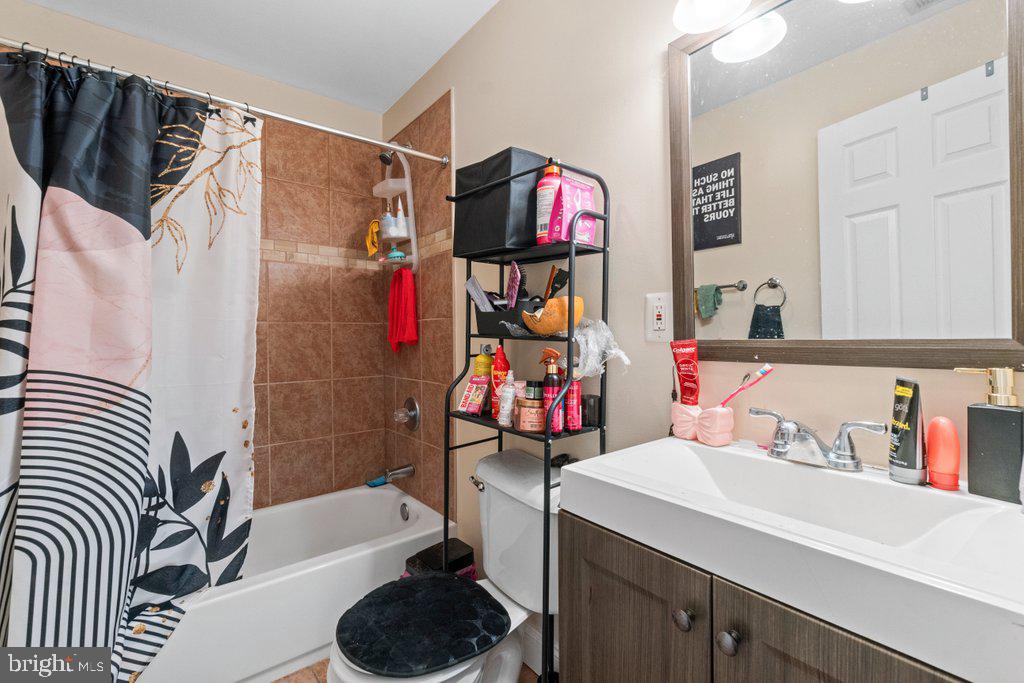 CHARLES VILLAGE - Commercial Sale