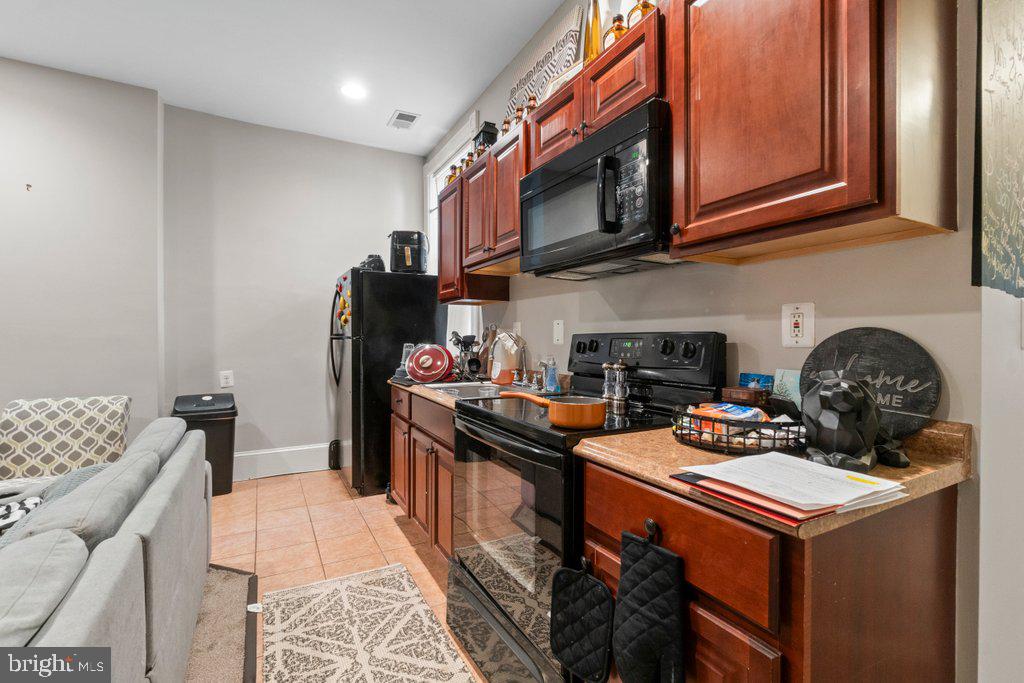 CHARLES VILLAGE - Commercial Sale