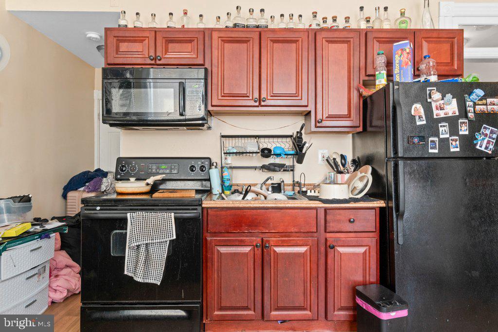 CHARLES VILLAGE - Commercial Sale