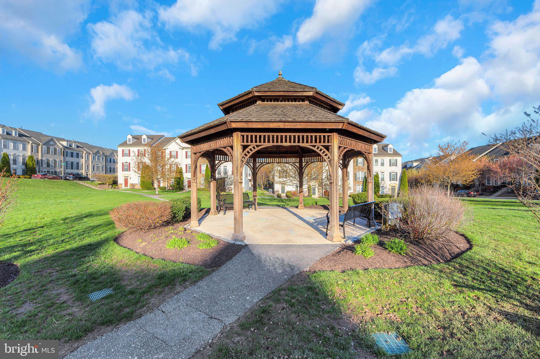 NORTHRIDGE VILLAGE - Residential