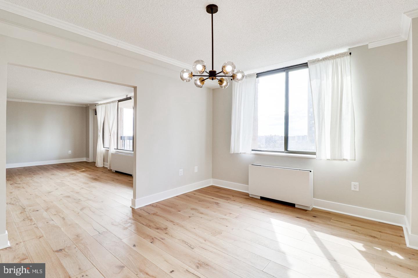 SKYLINE PLAZA - Residential
