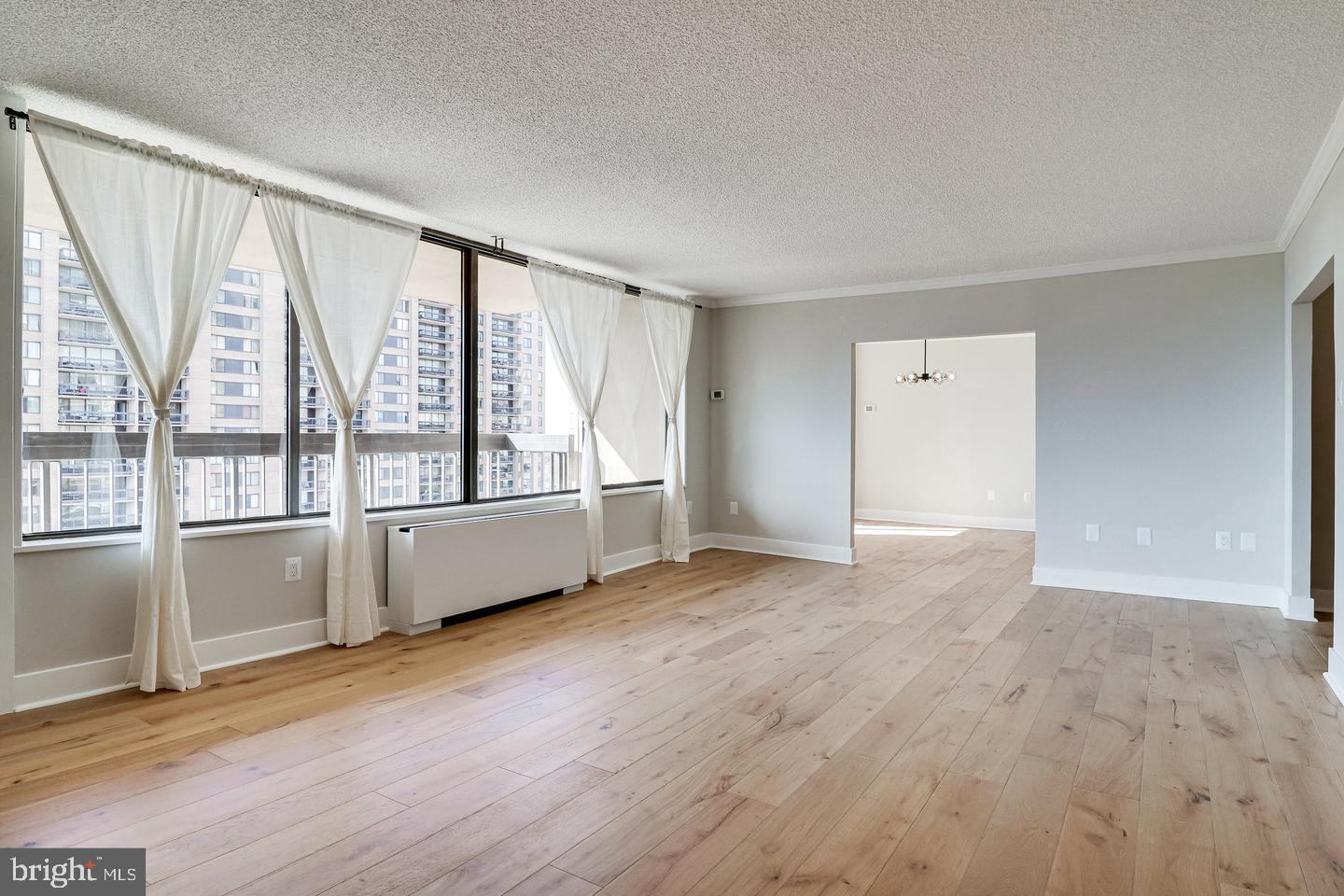 SKYLINE PLAZA - Residential