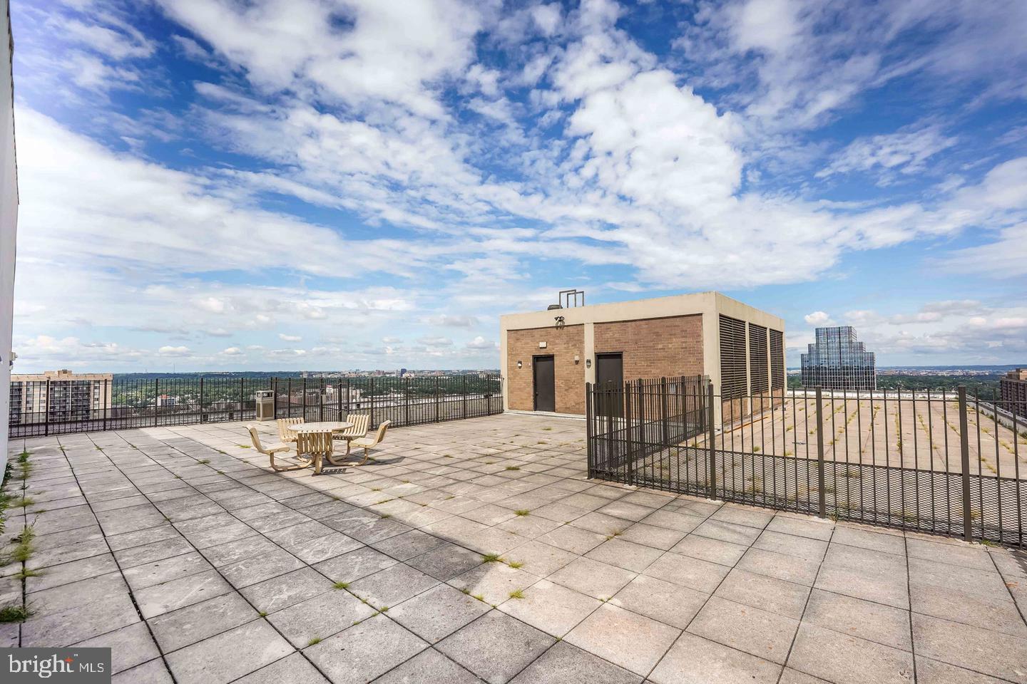 SKYLINE PLAZA - Residential