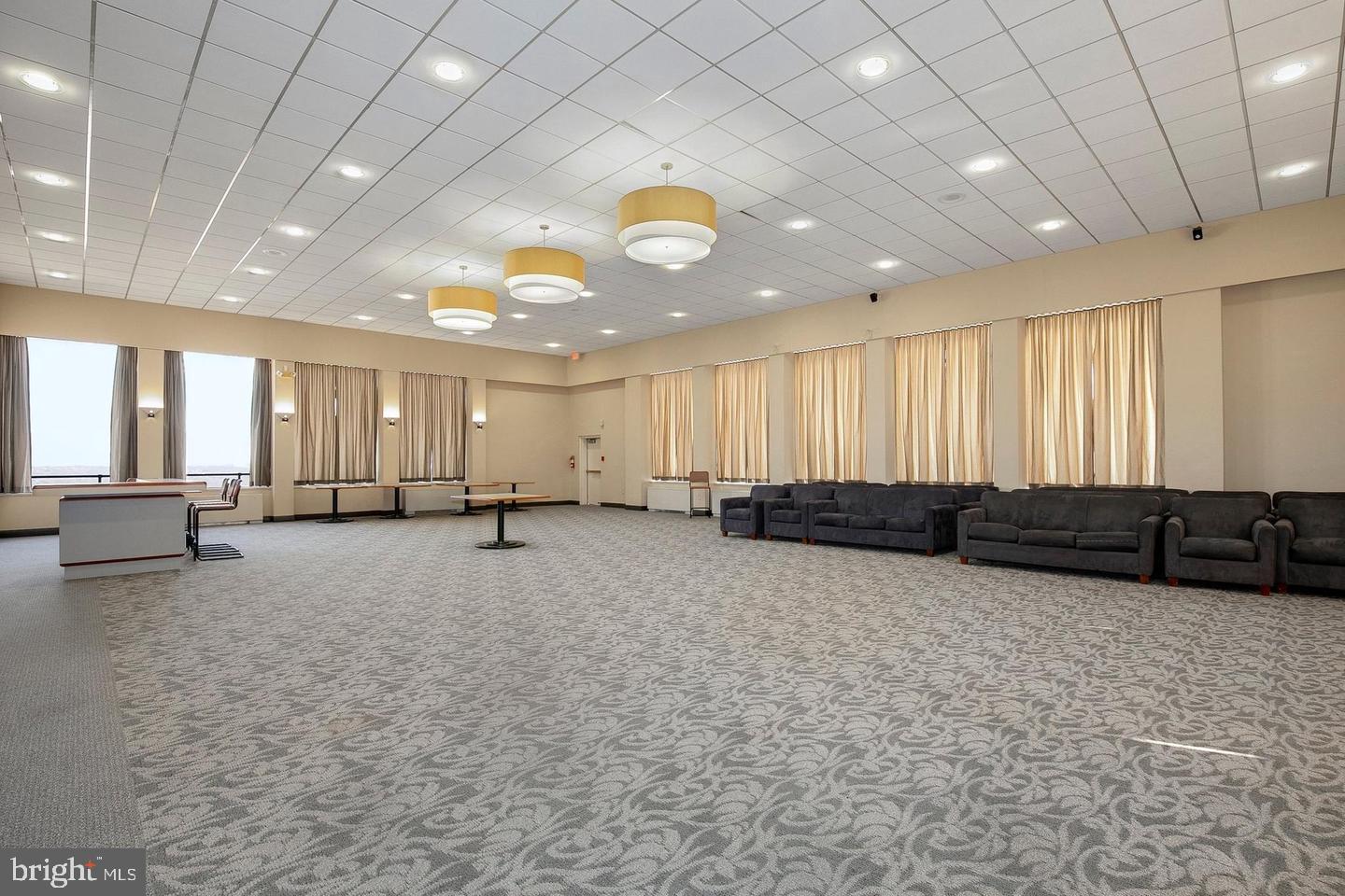 SKYLINE PLAZA - Residential