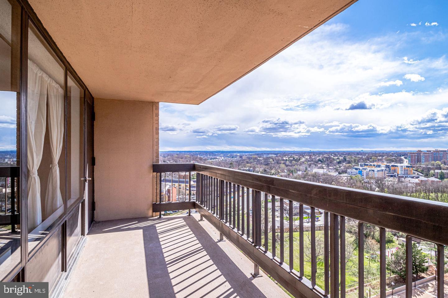 SKYLINE PLAZA - Residential