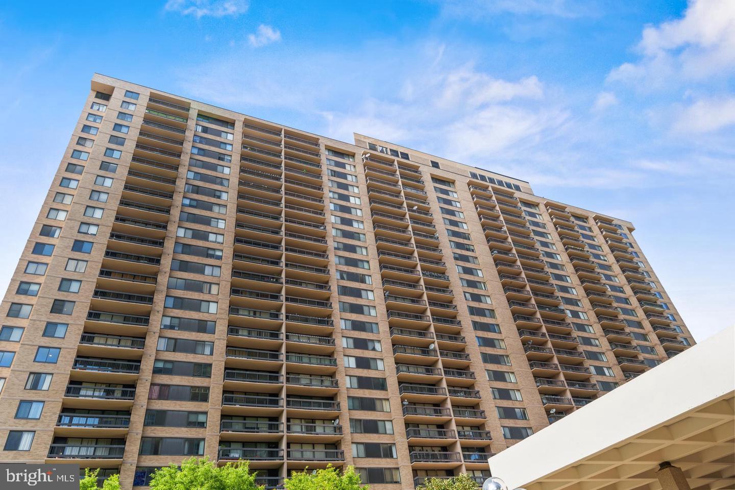 SKYLINE PLAZA - Residential