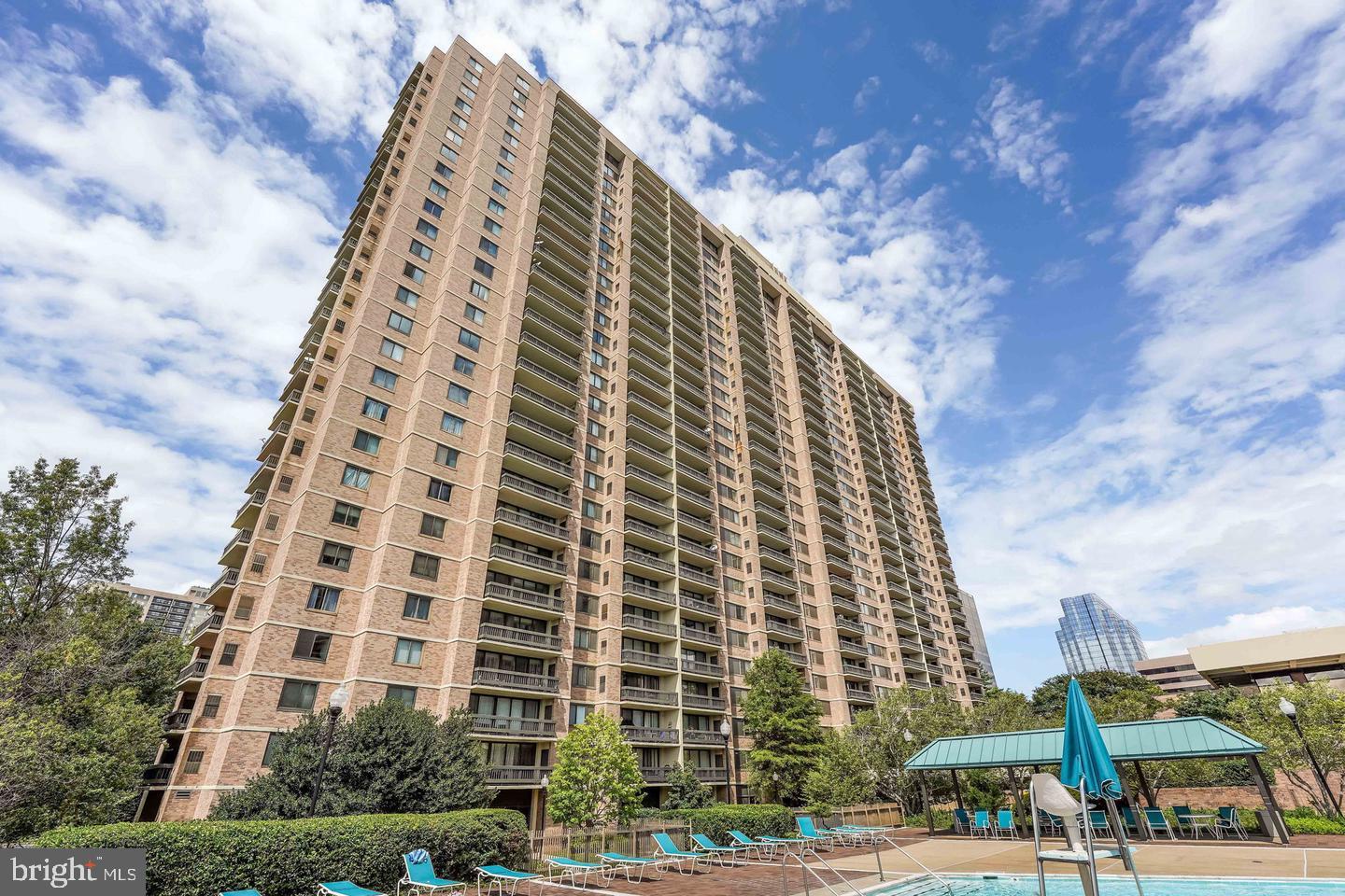 SKYLINE PLAZA - Residential