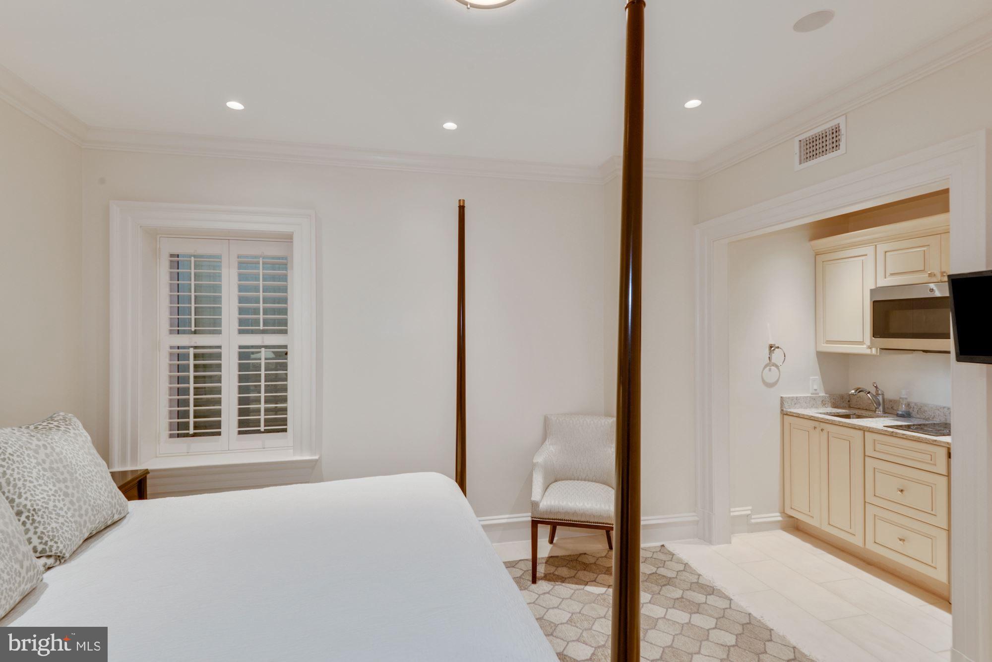 GEORGETOWN - Residential