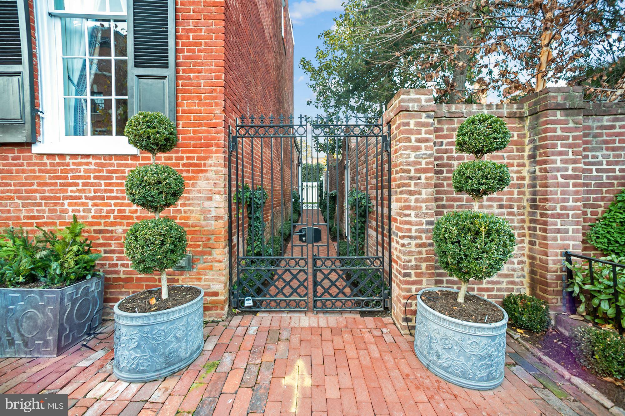 GEORGETOWN - Residential