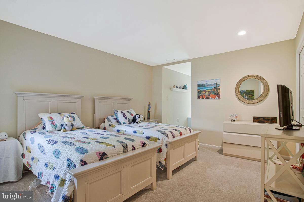 SOUTH RIVER LANDING - Residential