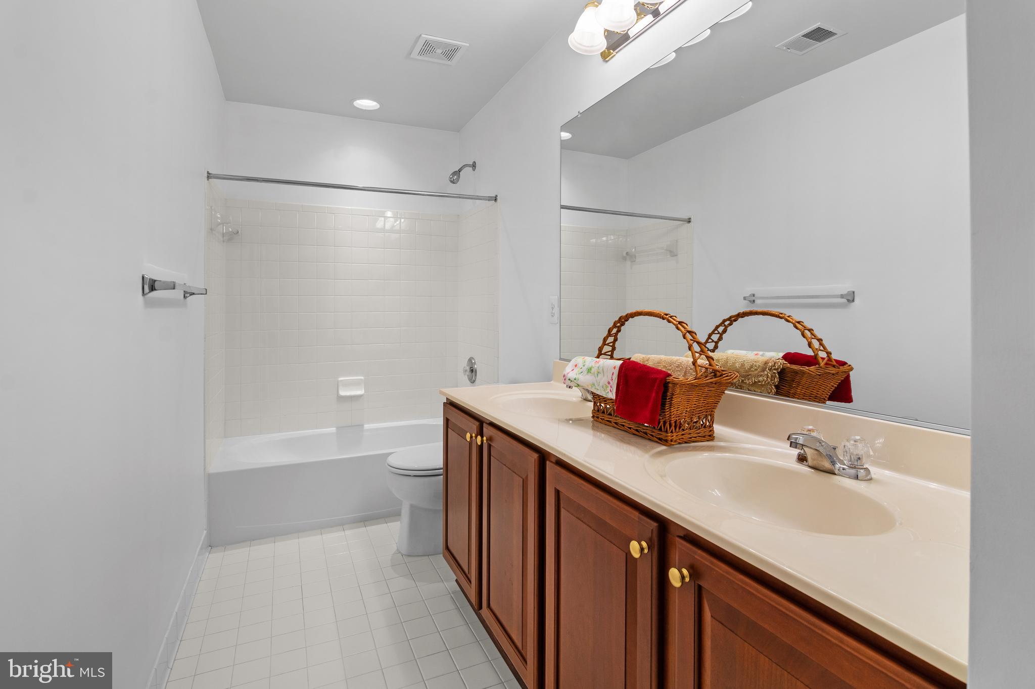 RIDGEVILLE HEIGHTS - Residential