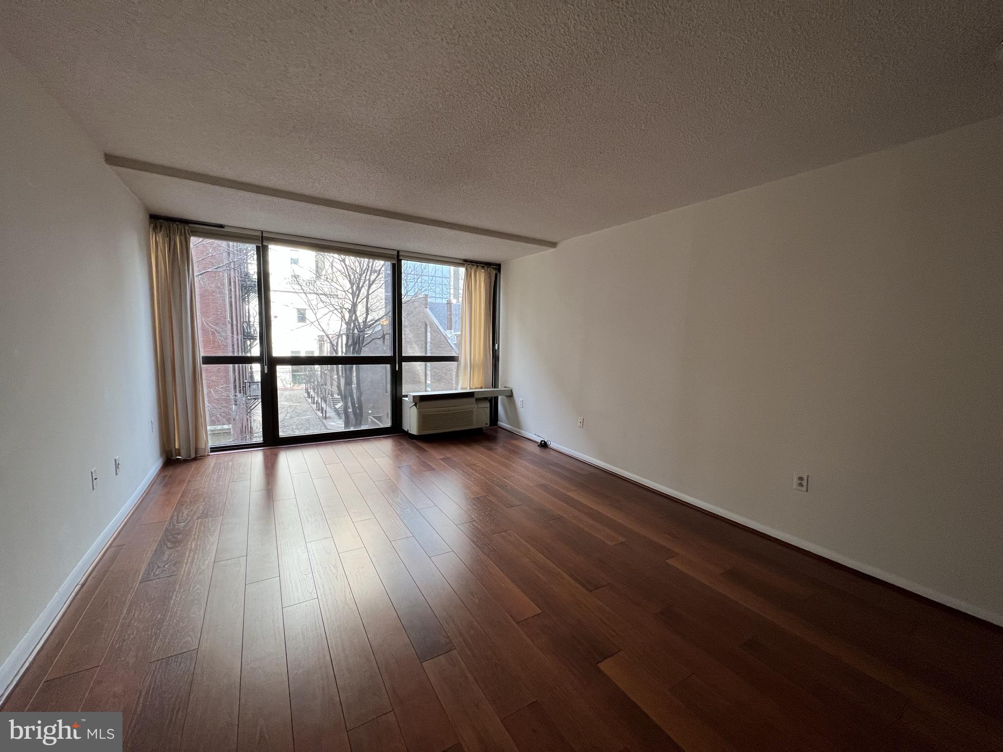 WASHINGTON SQ - Residential Lease
