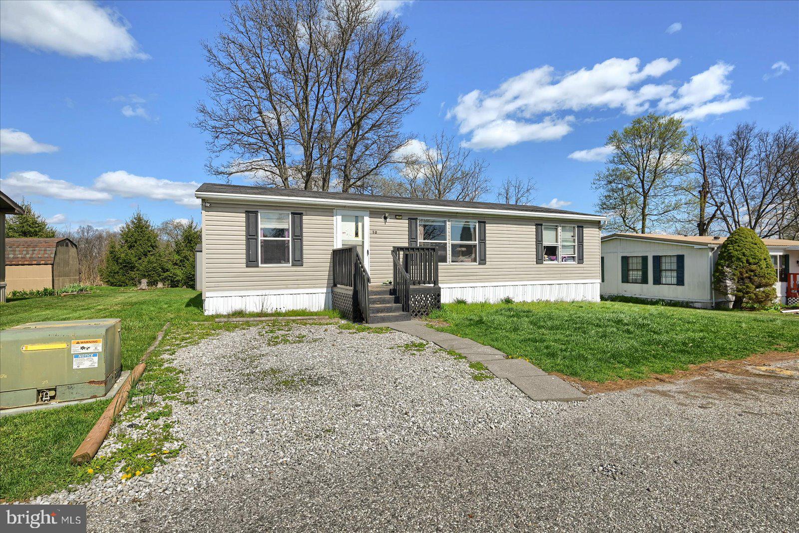 MOUNTAIN VIEW MOBILE HOME - Residential