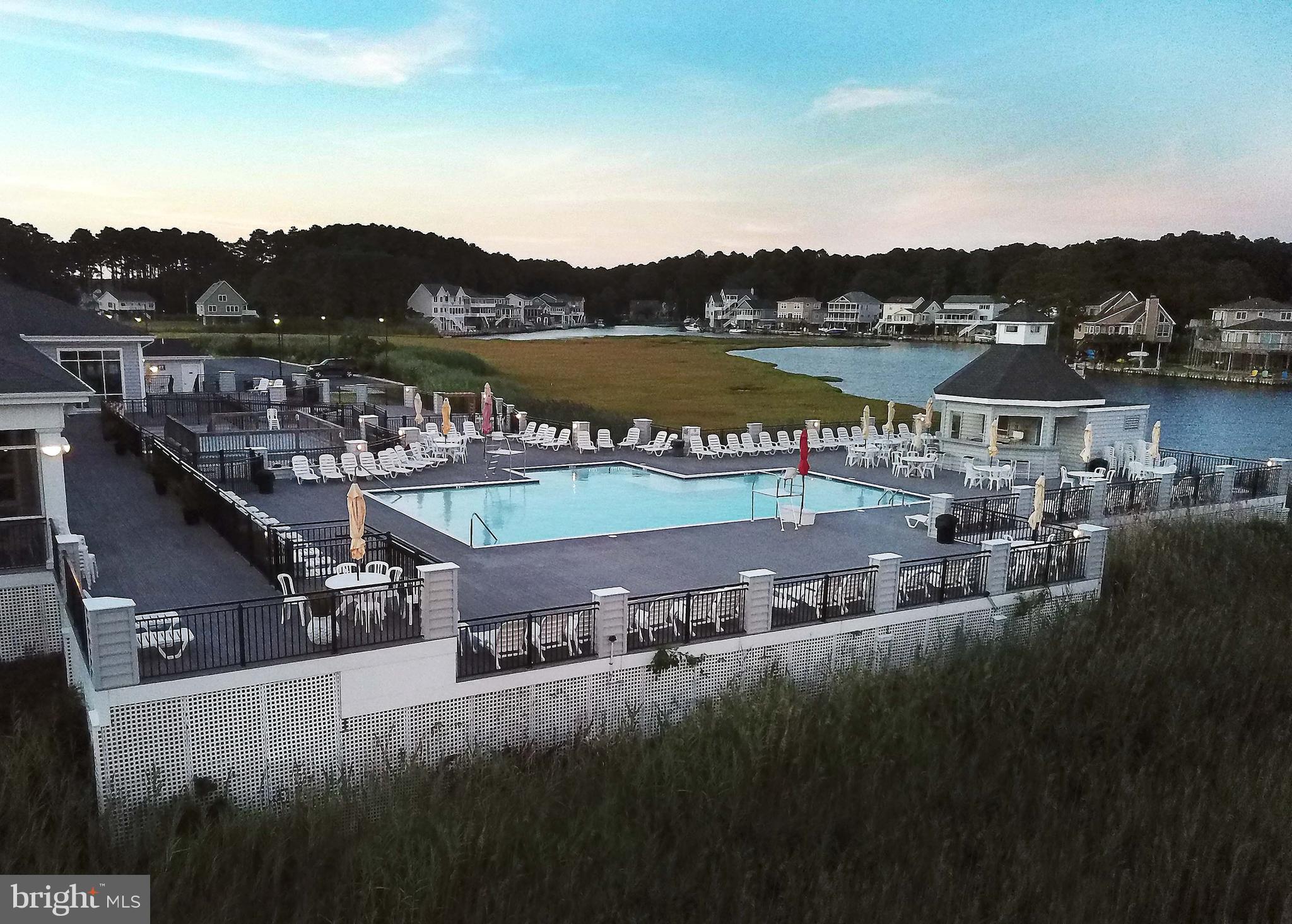 CAPTAIN'S COVE - Land