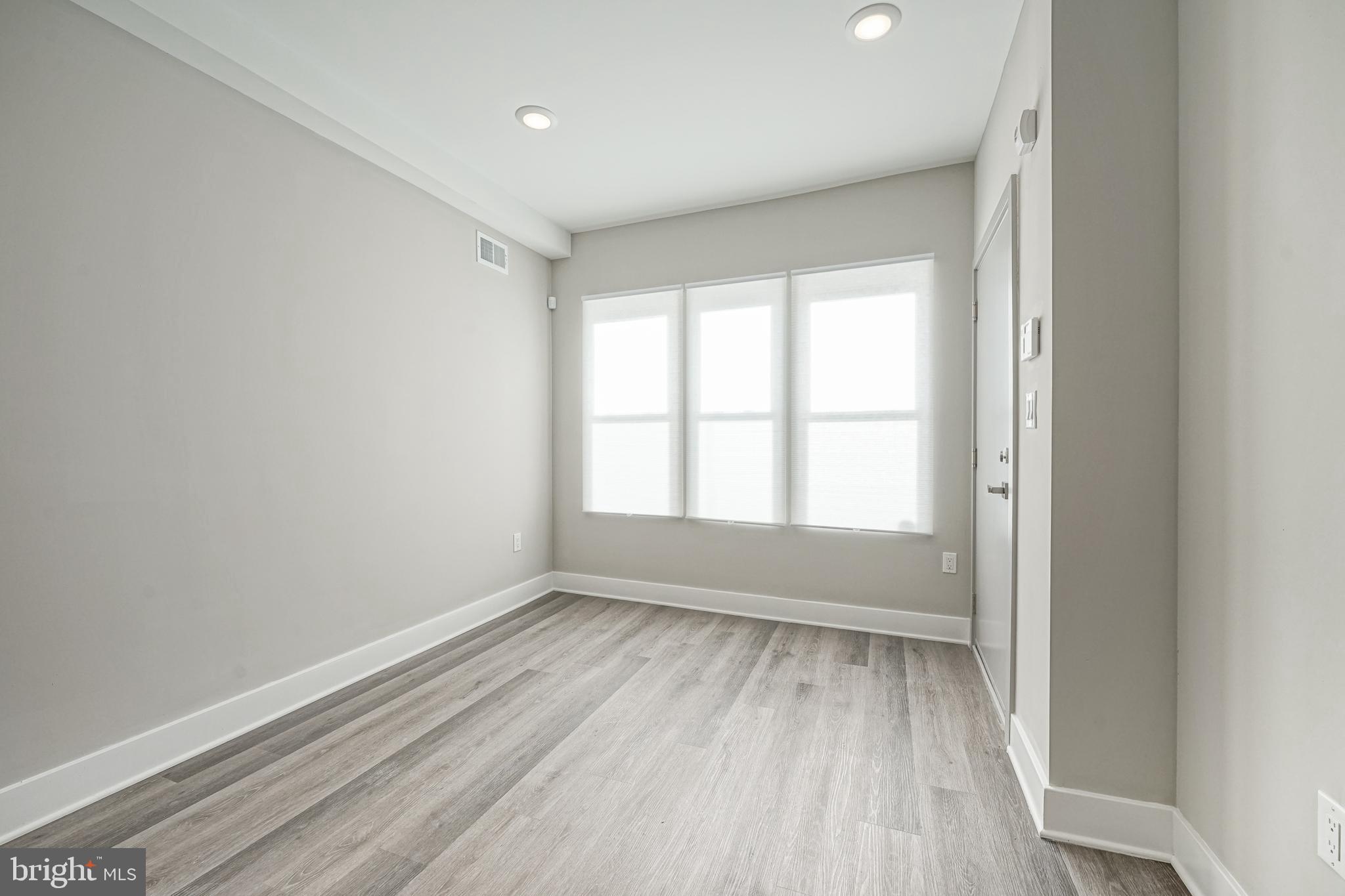 POINT BREEZE - Residential Lease