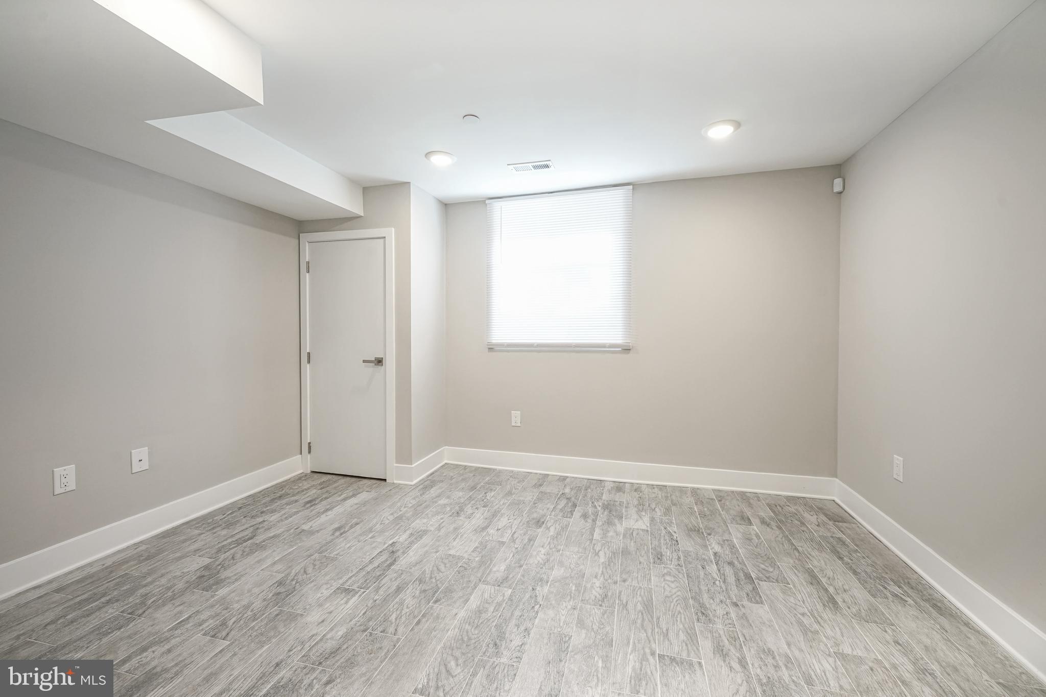 POINT BREEZE - Residential Lease