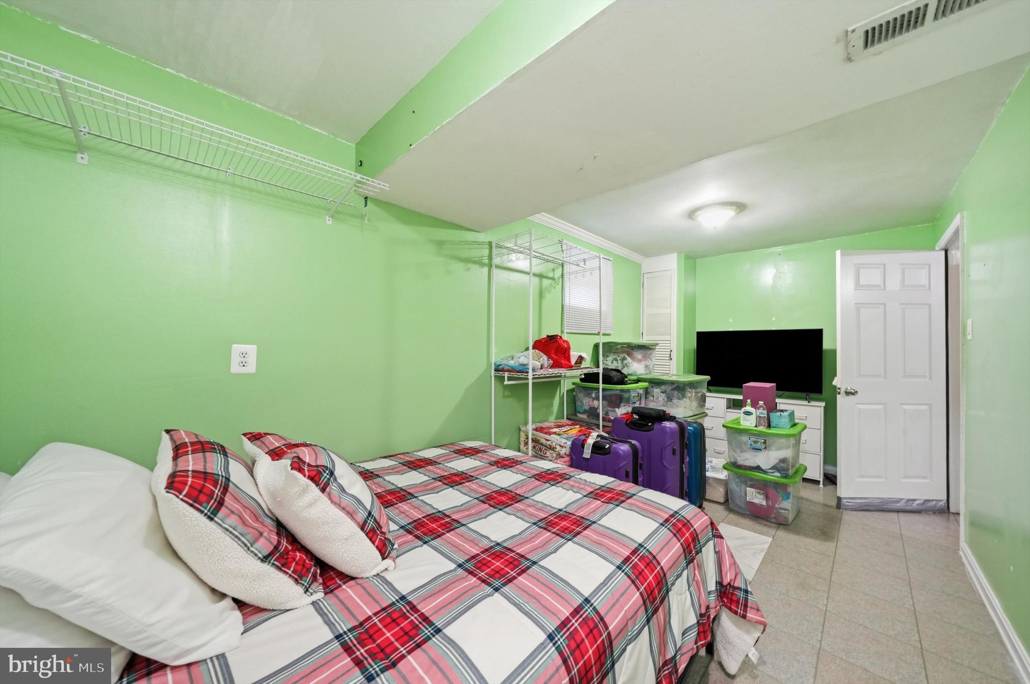 LIVINGSTON OAKS - Residential