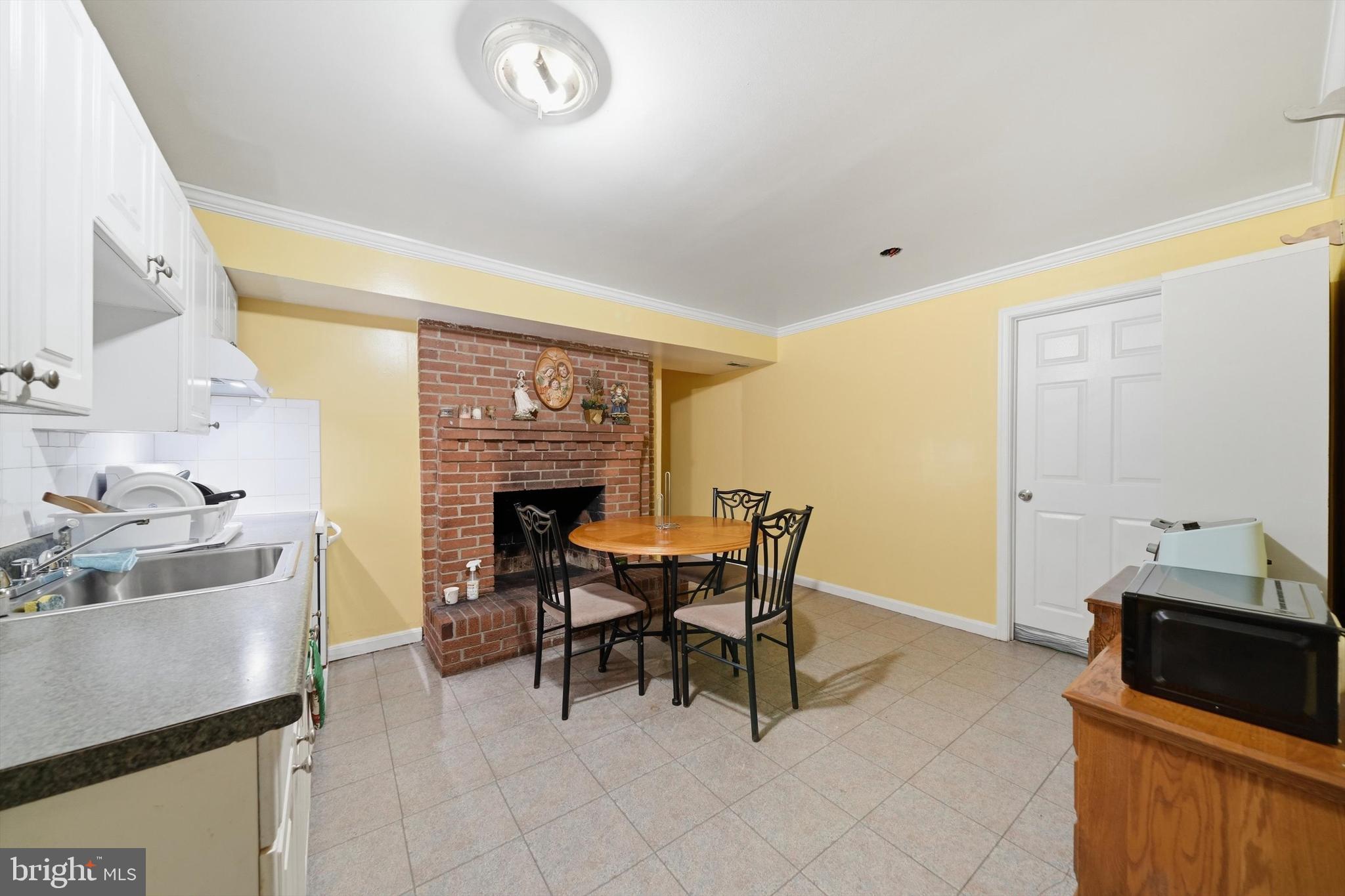 LIVINGSTON OAKS - Residential