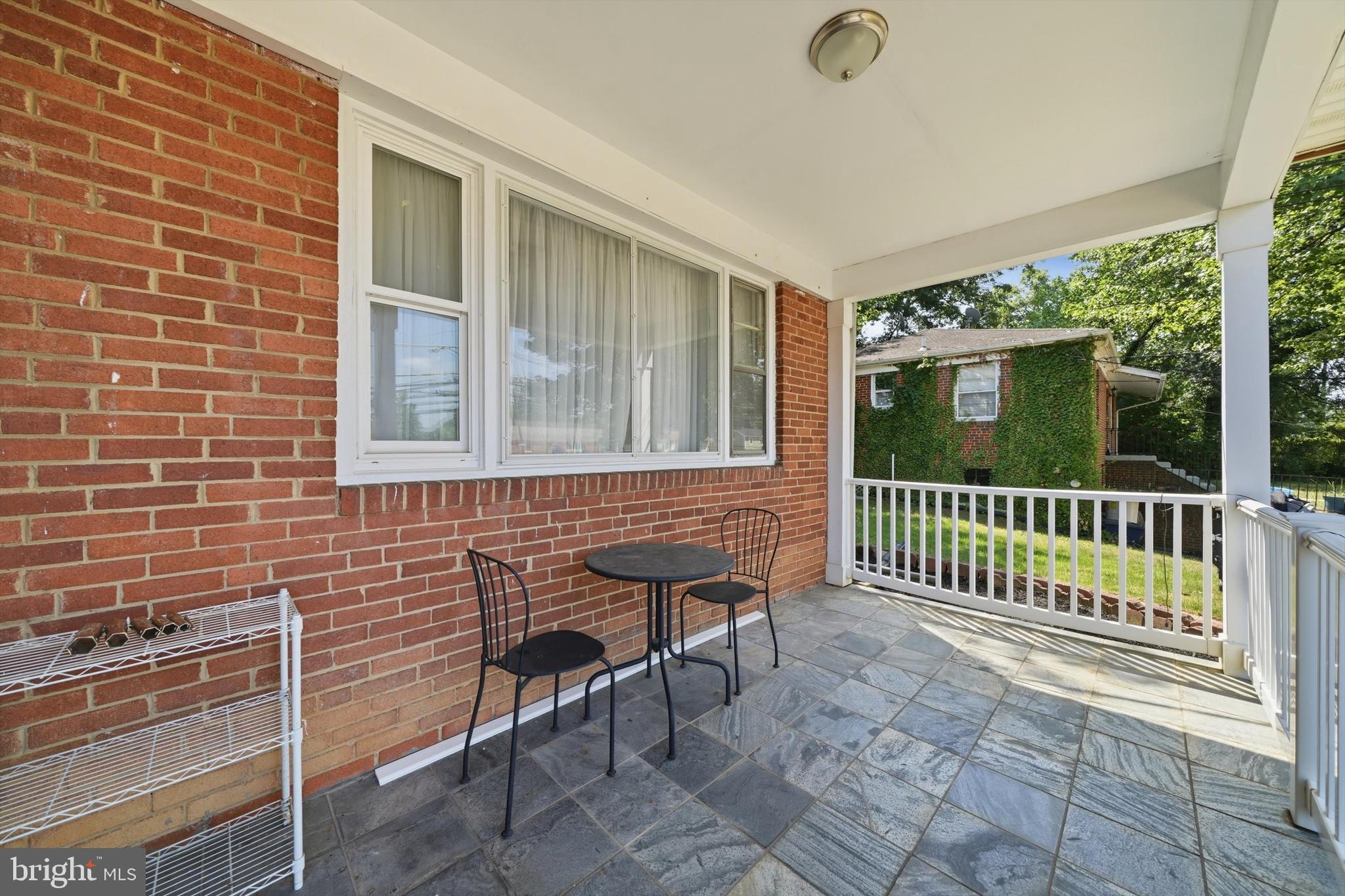 LIVINGSTON OAKS - Residential
