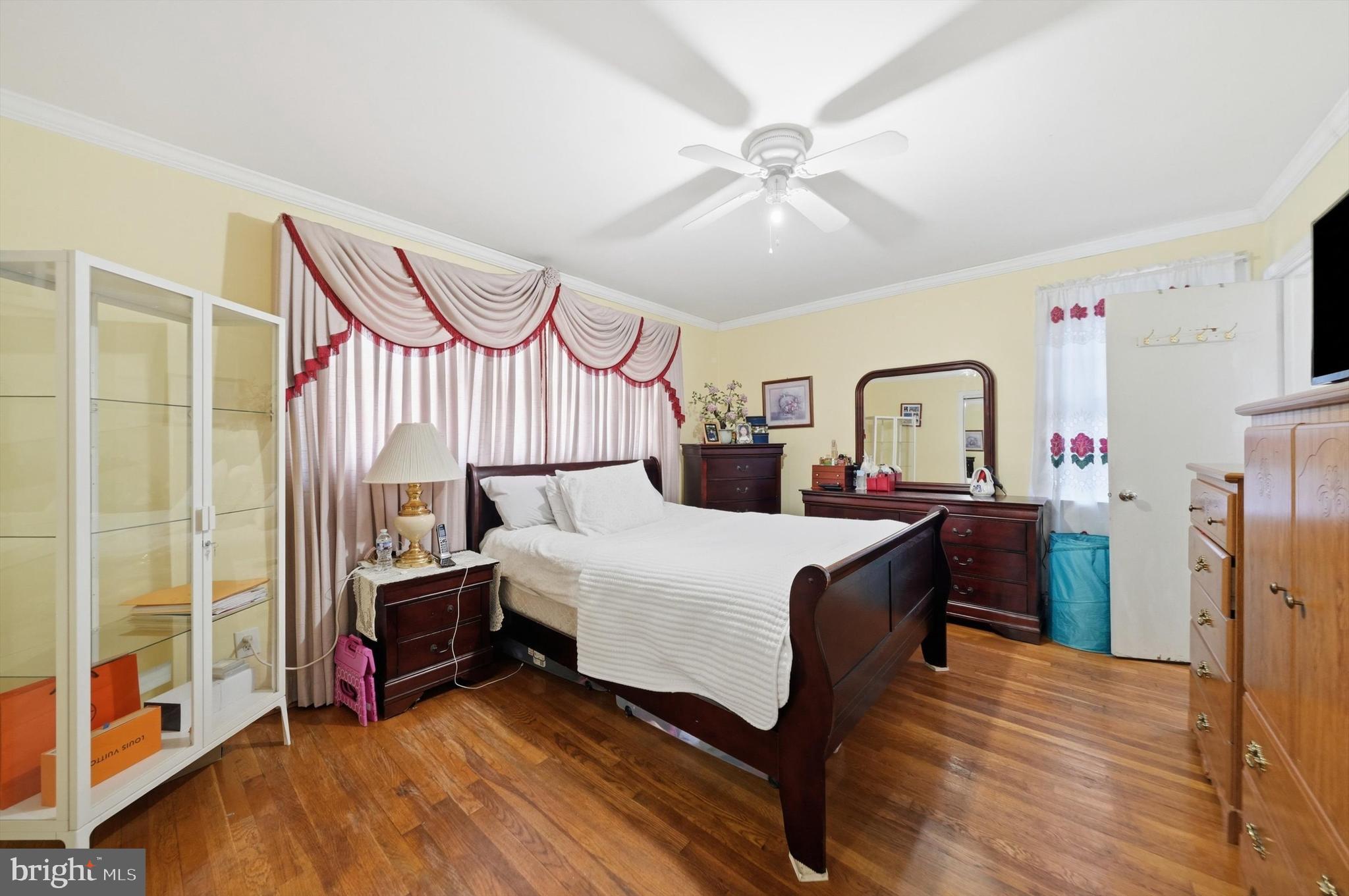 LIVINGSTON OAKS - Residential