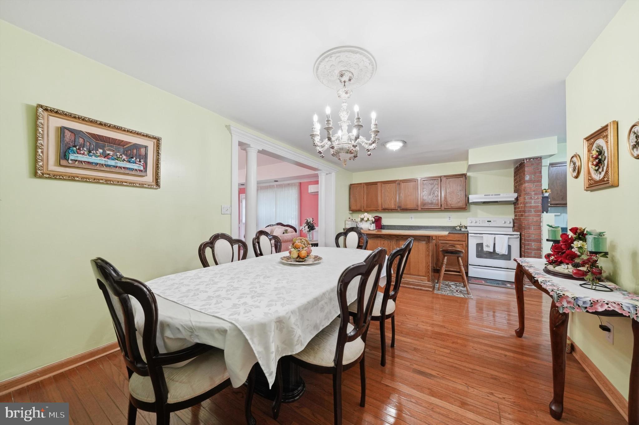 LIVINGSTON OAKS - Residential