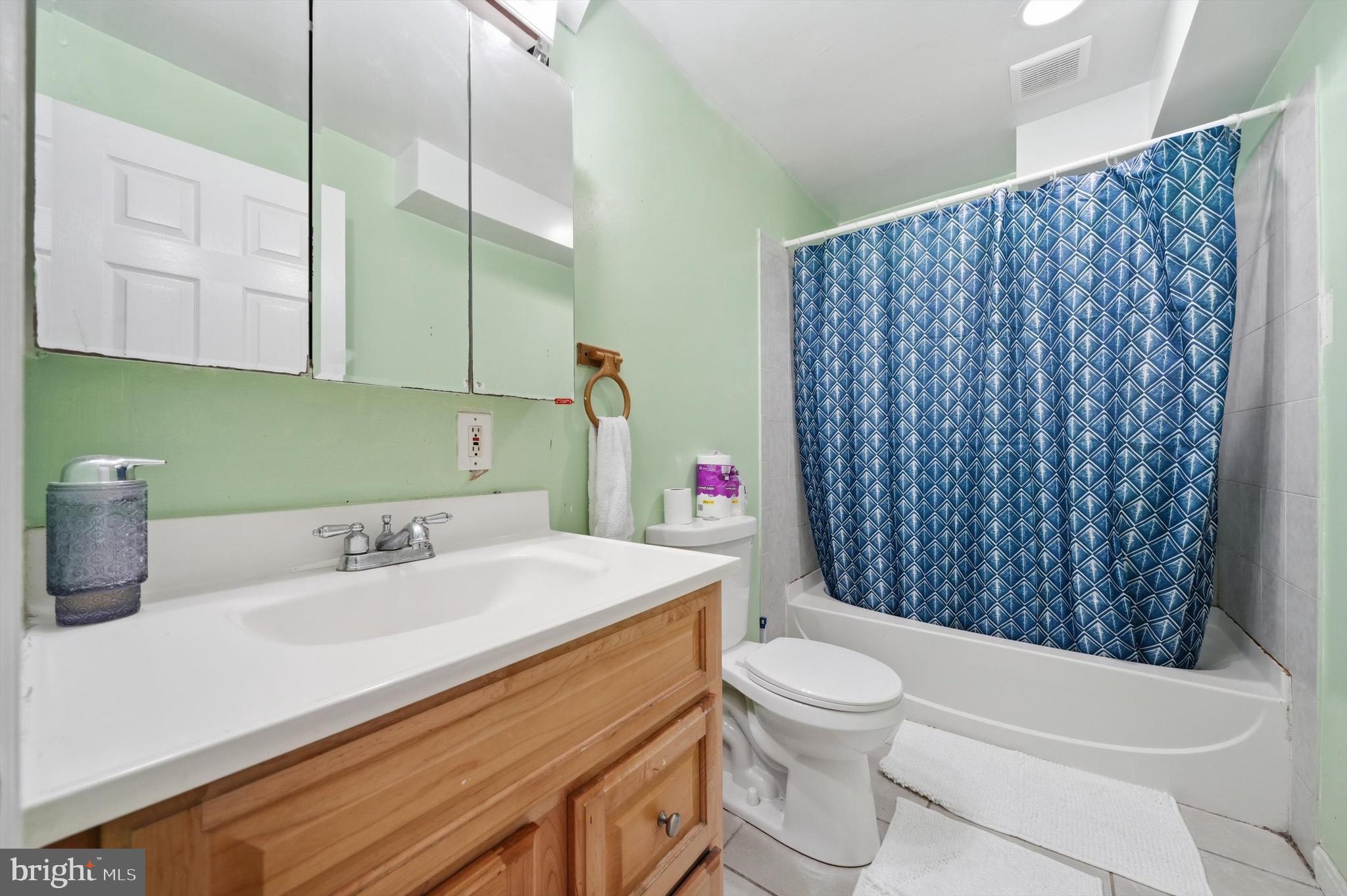 LIVINGSTON OAKS - Residential
