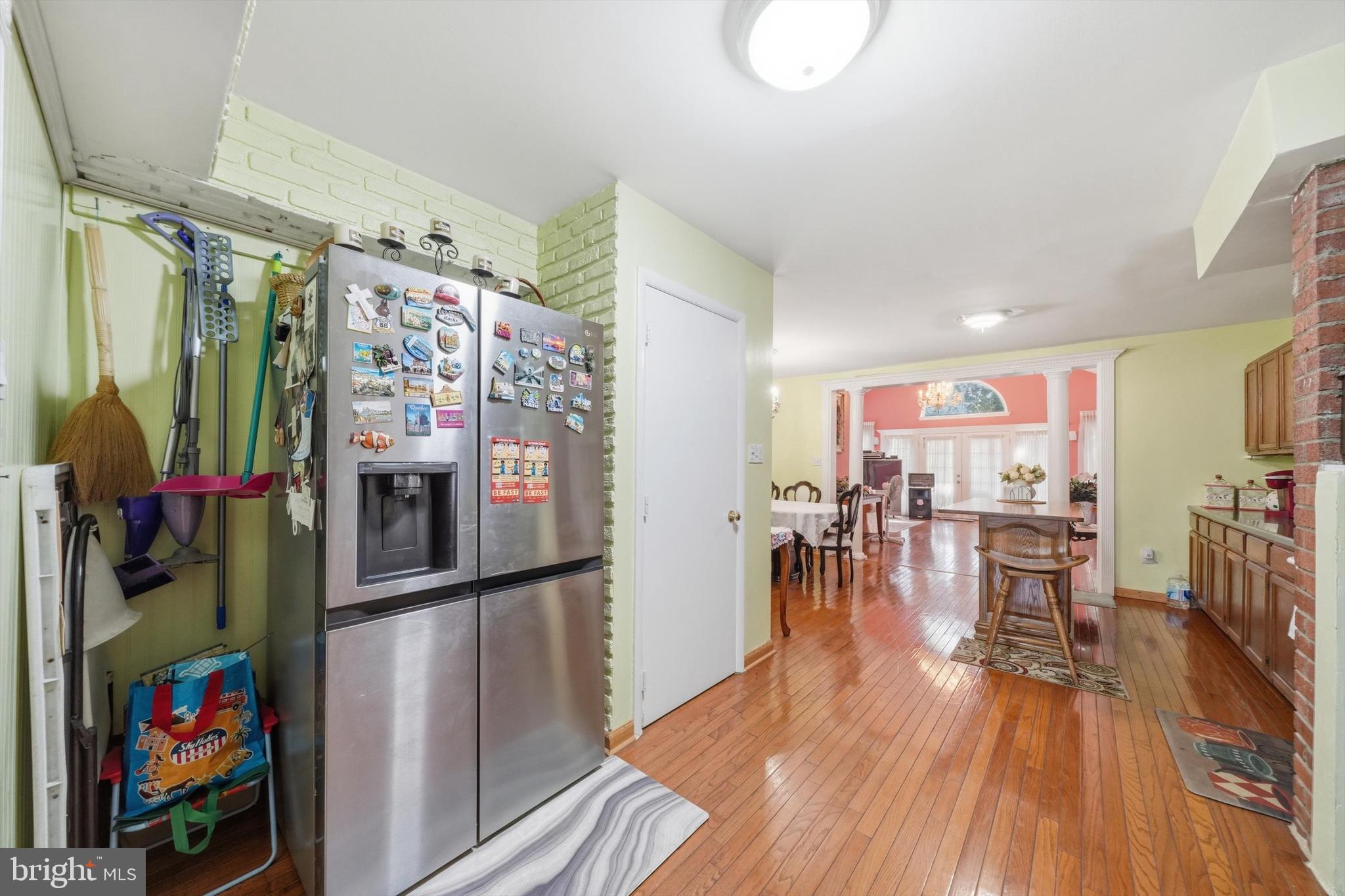 LIVINGSTON OAKS - Residential
