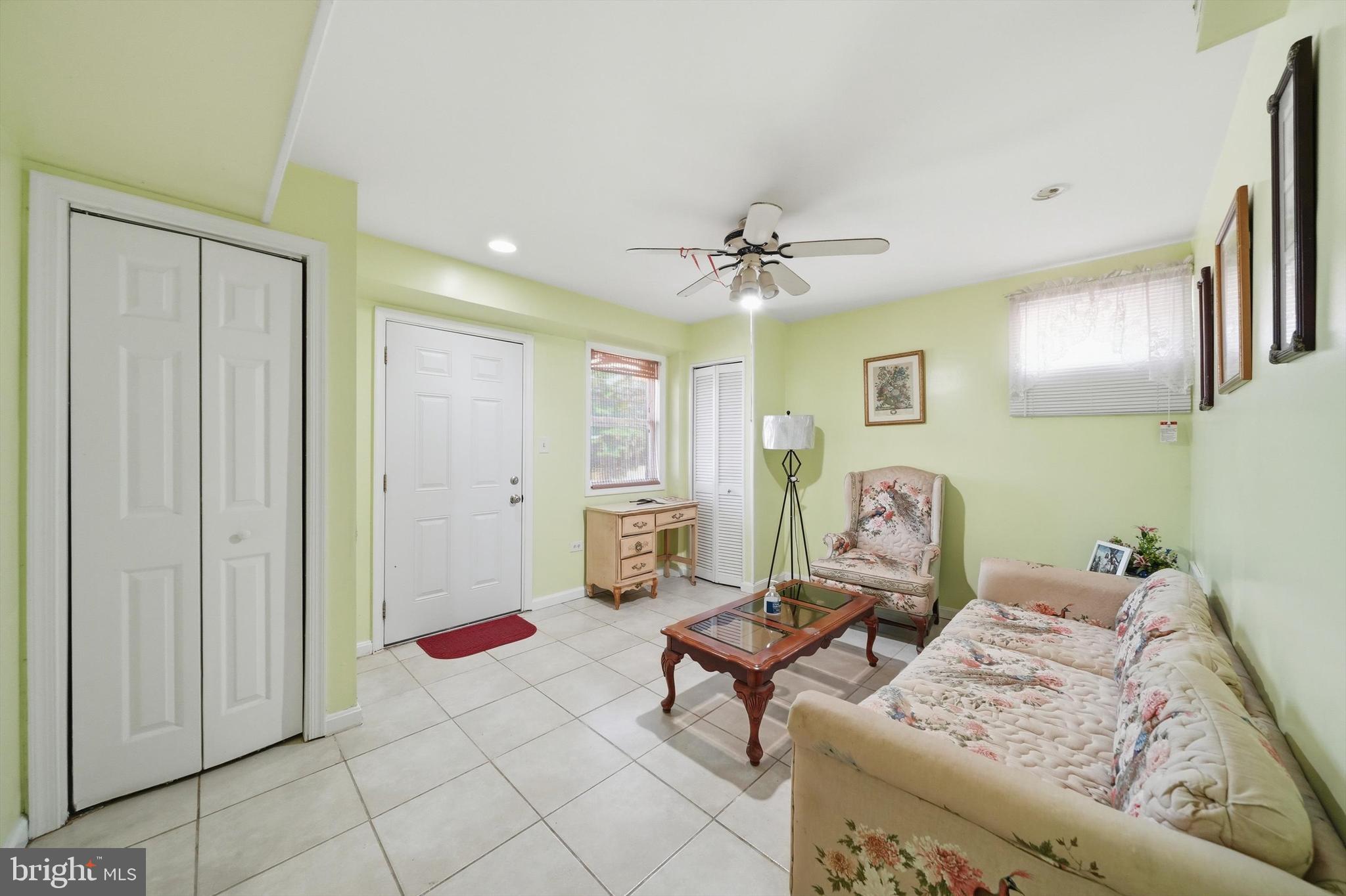 LIVINGSTON OAKS - Residential