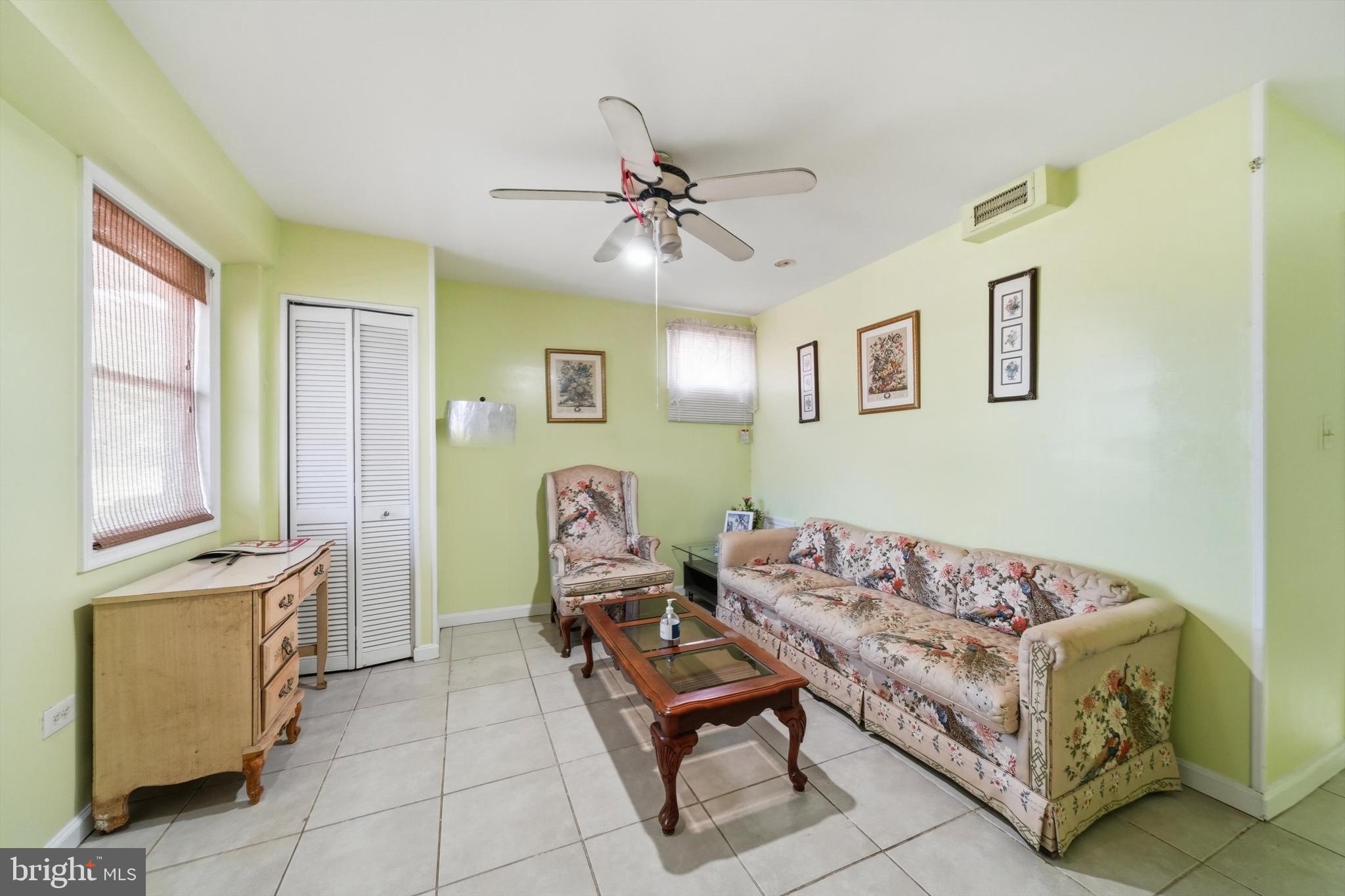 LIVINGSTON OAKS - Residential