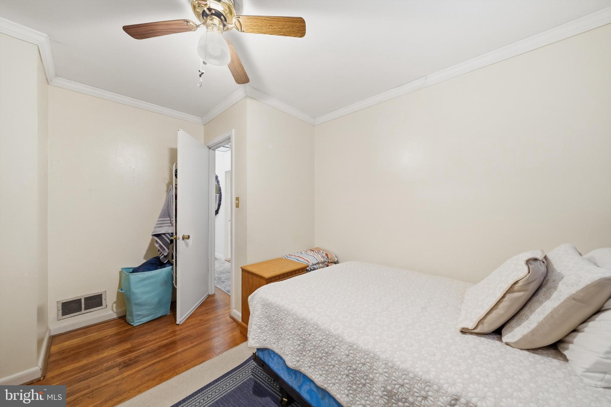 LIVINGSTON OAKS - Residential