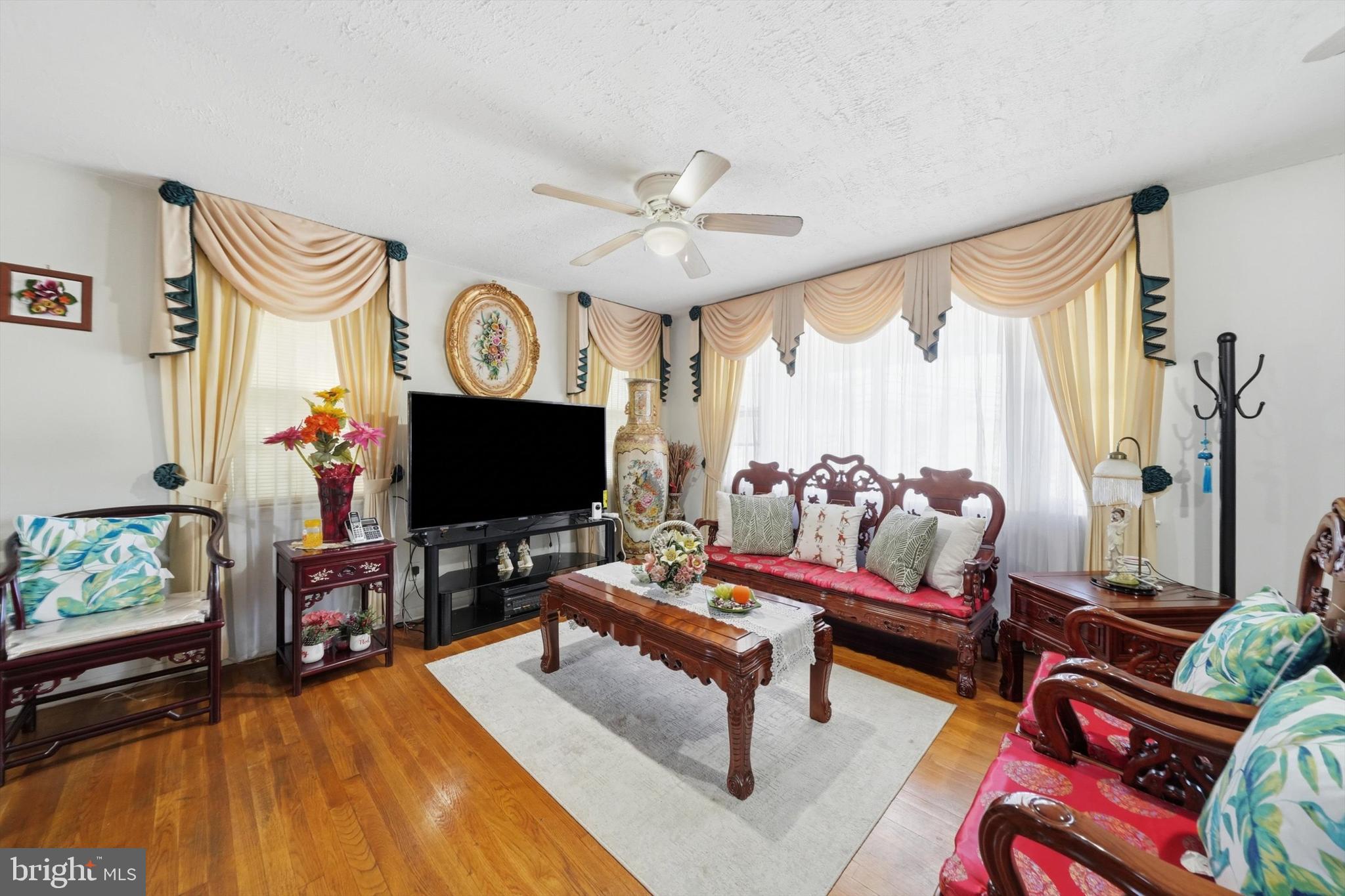 LIVINGSTON OAKS - Residential