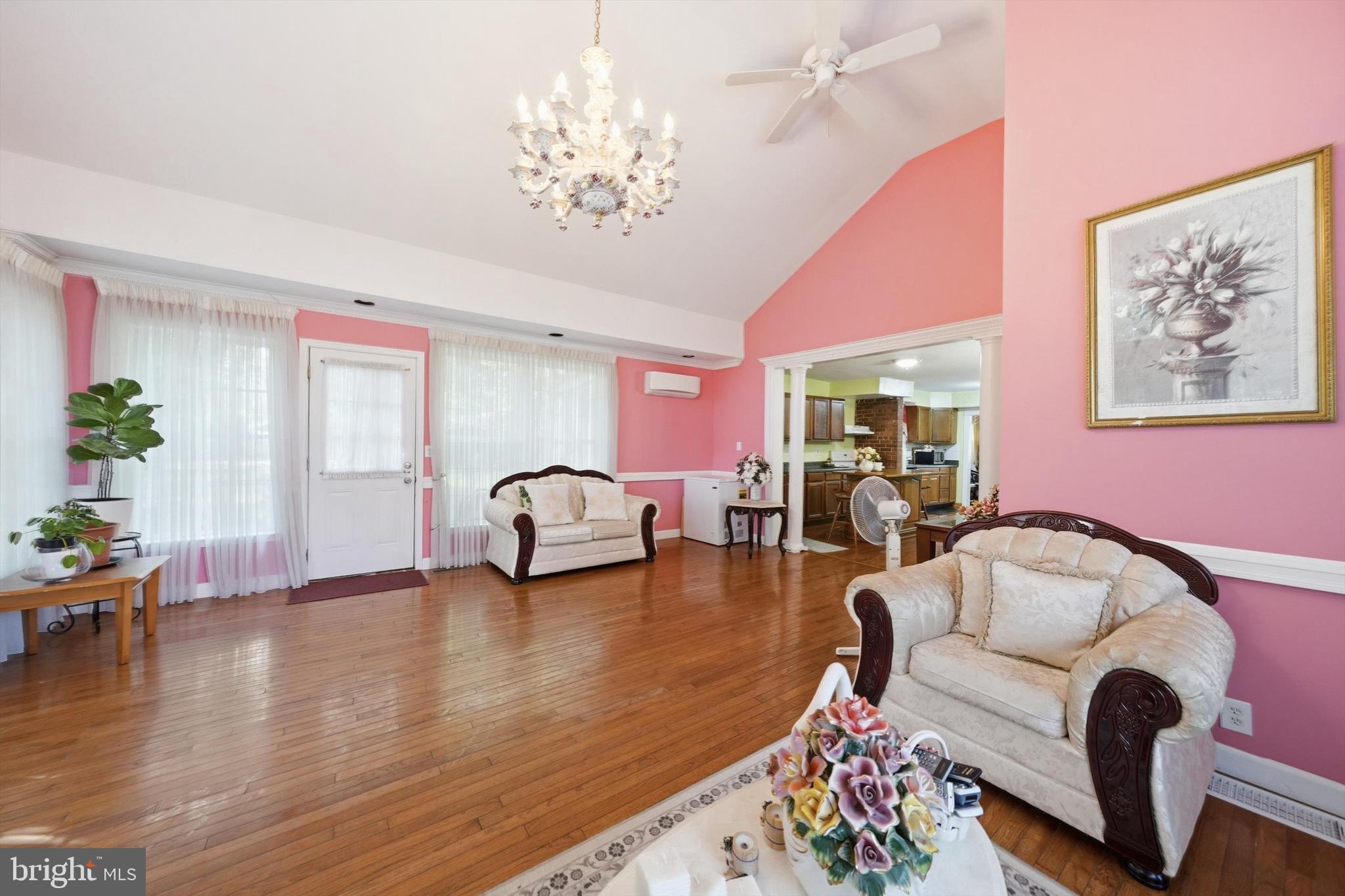 LIVINGSTON OAKS - Residential
