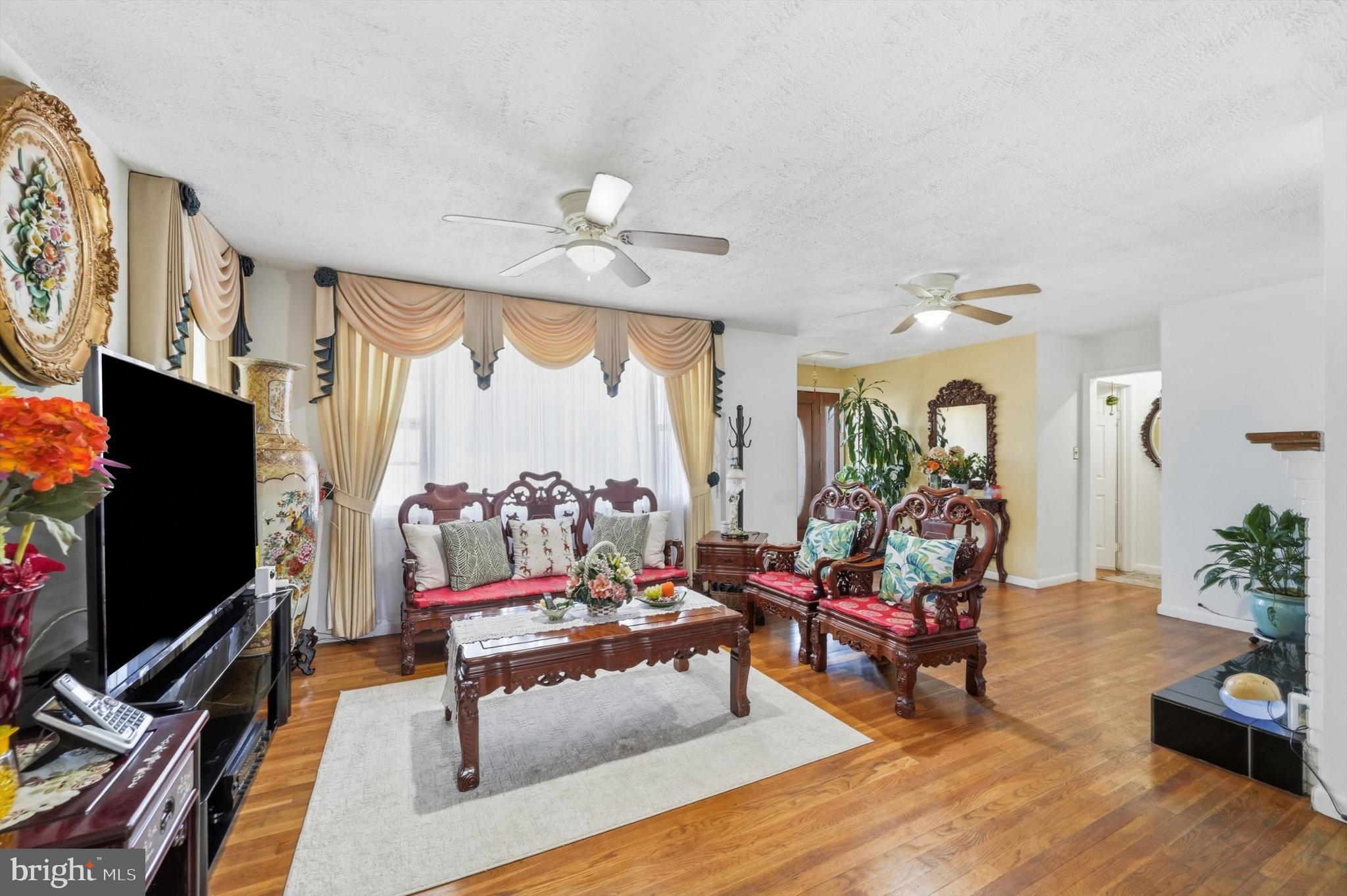 LIVINGSTON OAKS - Residential