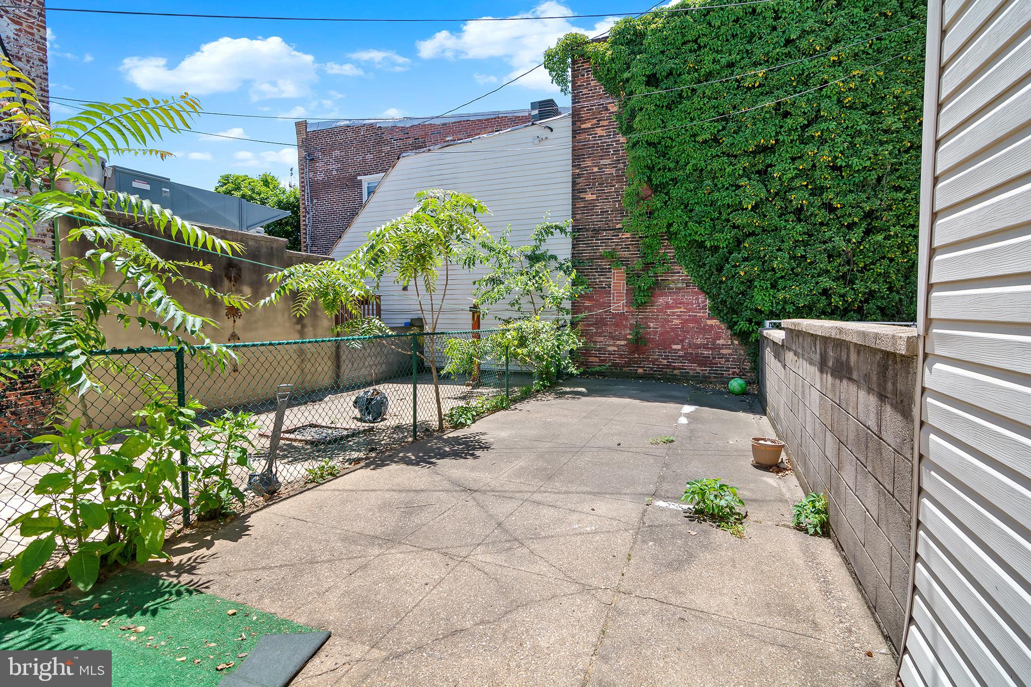 HIGHLANDTOWN - Residential