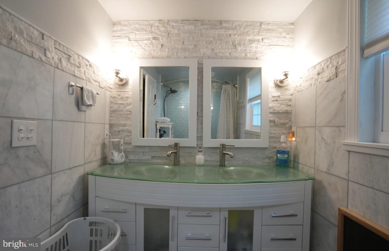 OAKMONT - Residential