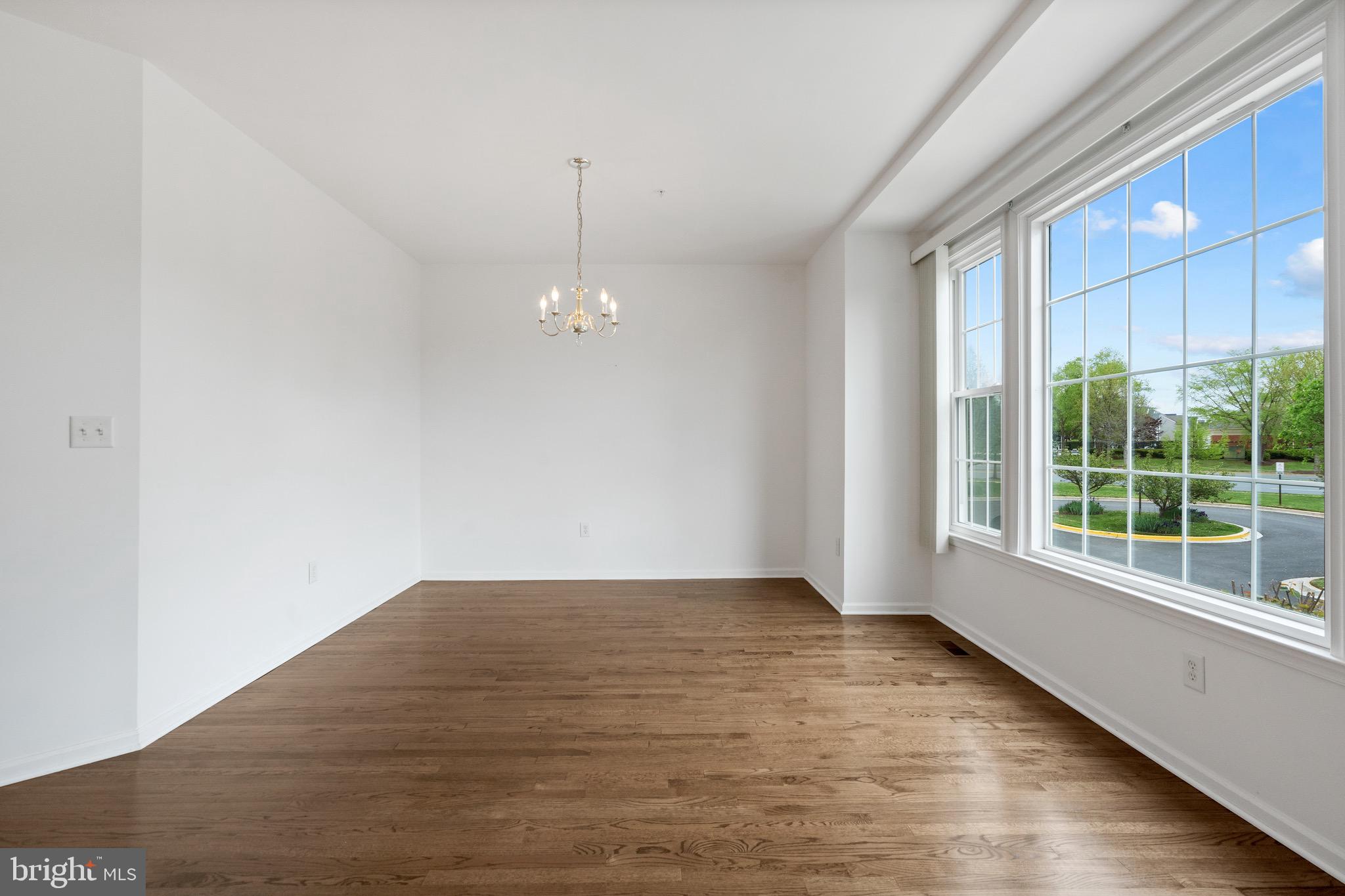 KINGSVIEW VILLAGE - Residential
