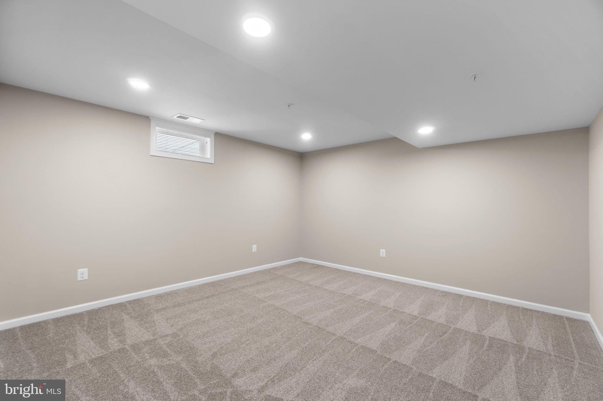 CHELSEA KNOLLS - Residential