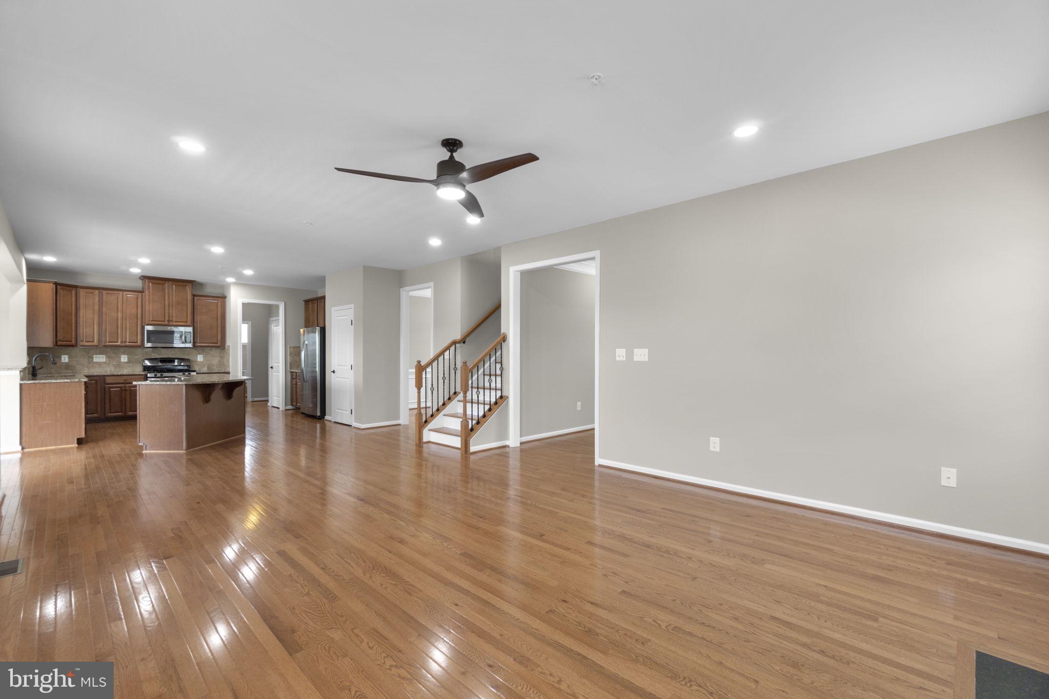 CHELSEA KNOLLS - Residential
