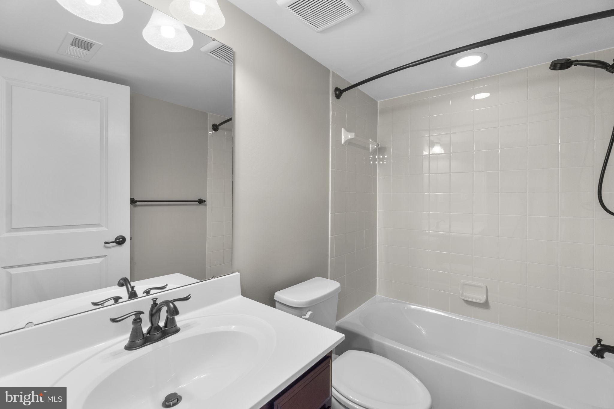 CHELSEA KNOLLS - Residential