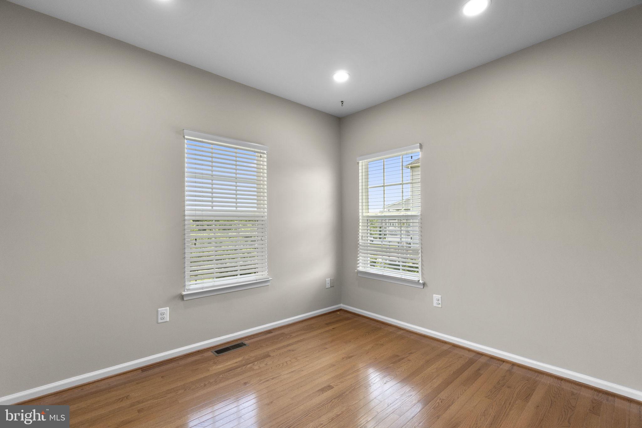 CHELSEA KNOLLS - Residential