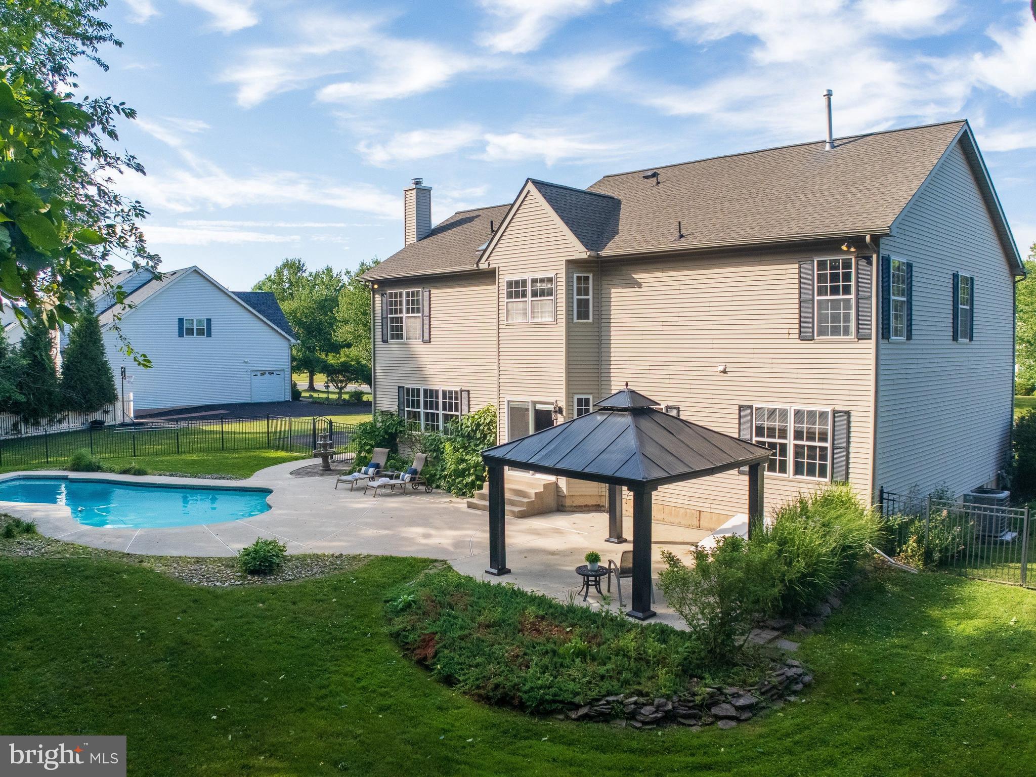 PROVIDENCE KNOLL - Residential
