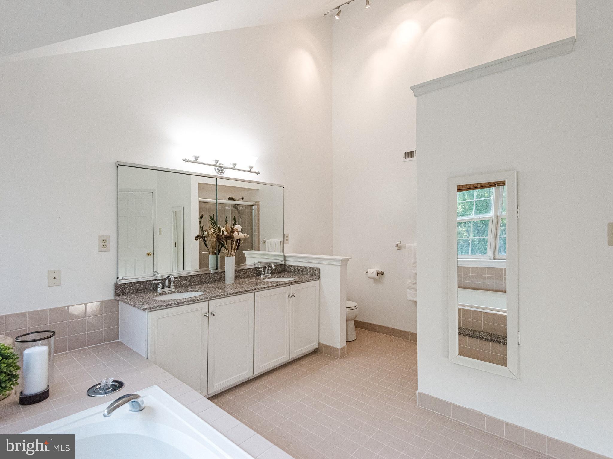 PROVIDENCE KNOLL - Residential