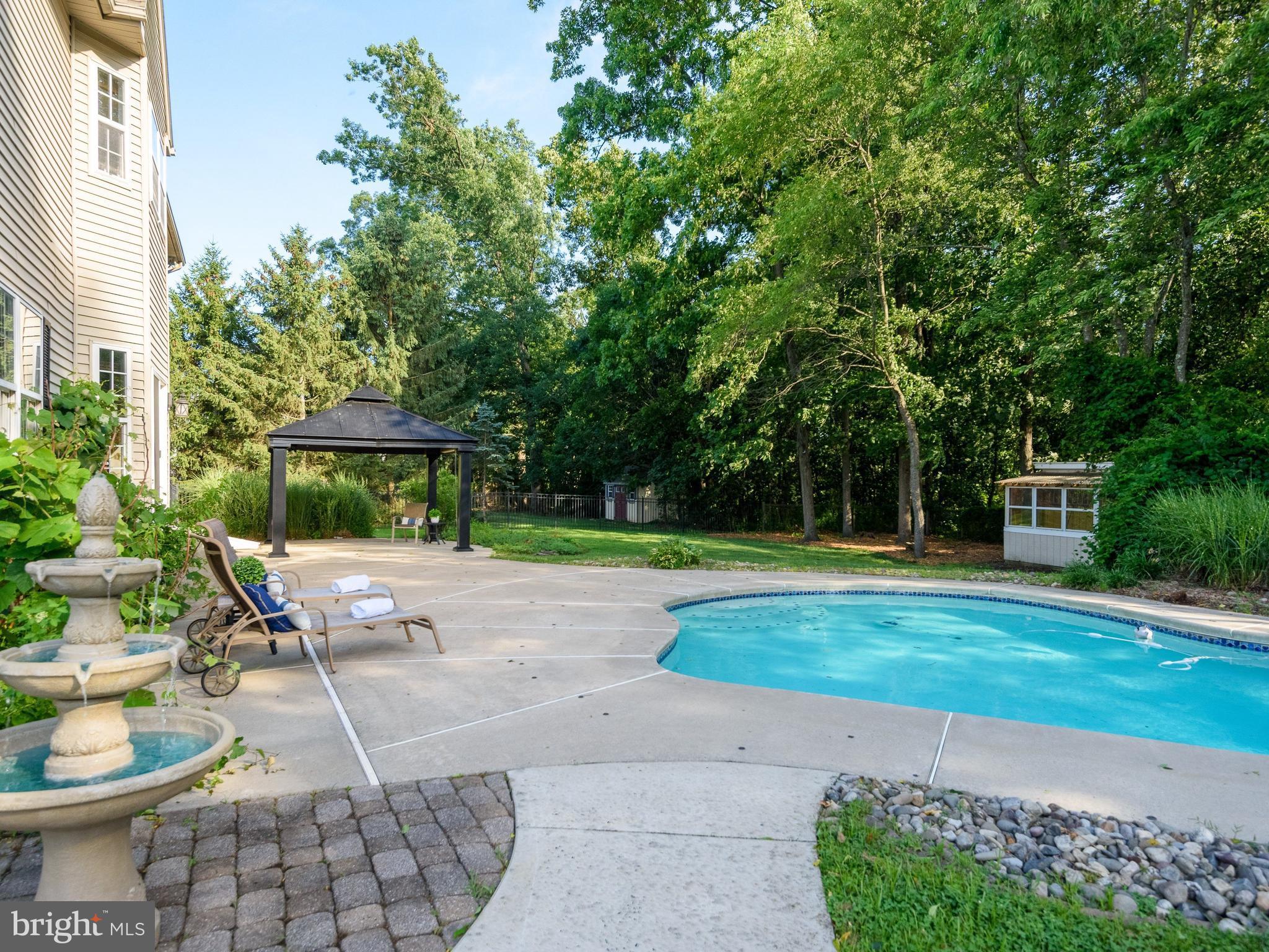PROVIDENCE KNOLL - Residential