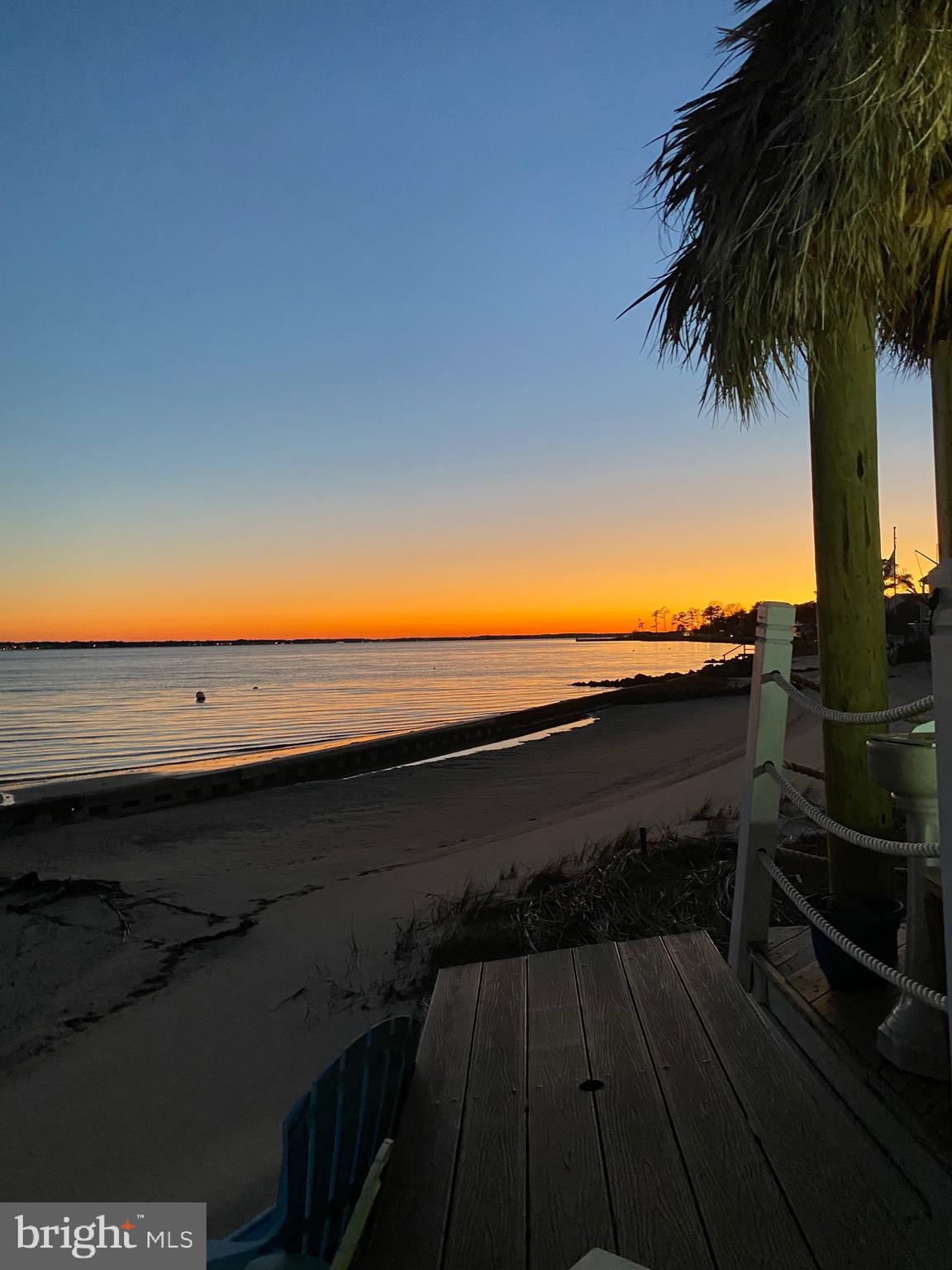 WHITE HOUSE BEACH - Residential